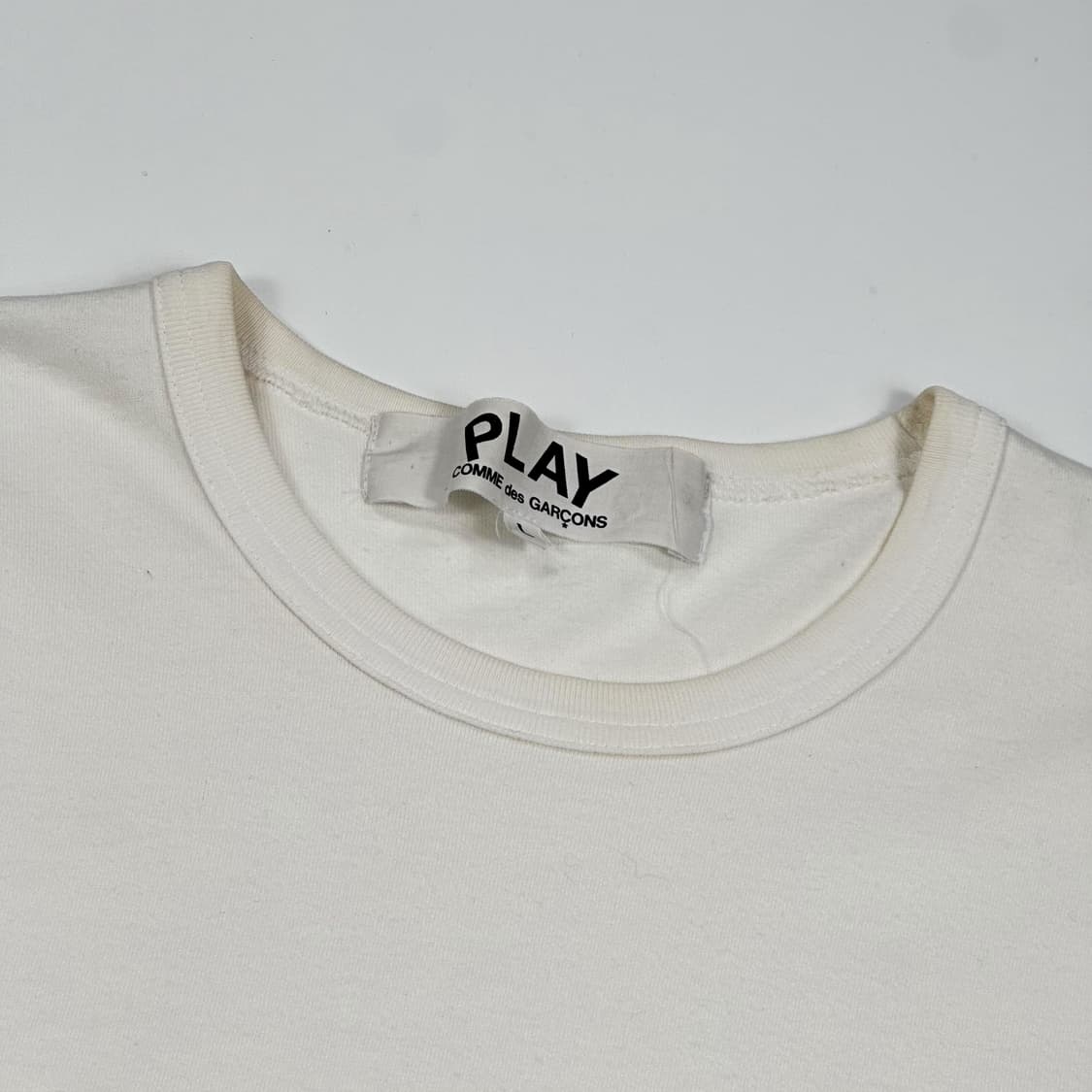 꼼데가르송 플레이하트 화이트 긴팔티셔츠 (L) 상품이미지3