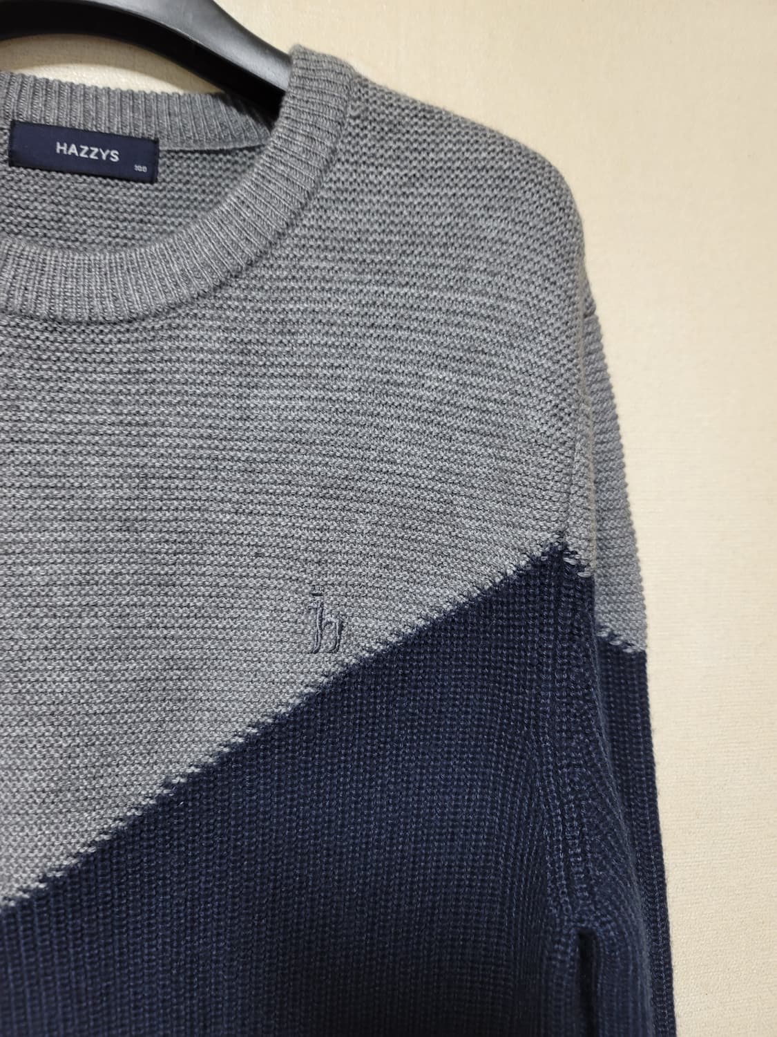 헤지스 컬러블럭 니트 상품이미지3