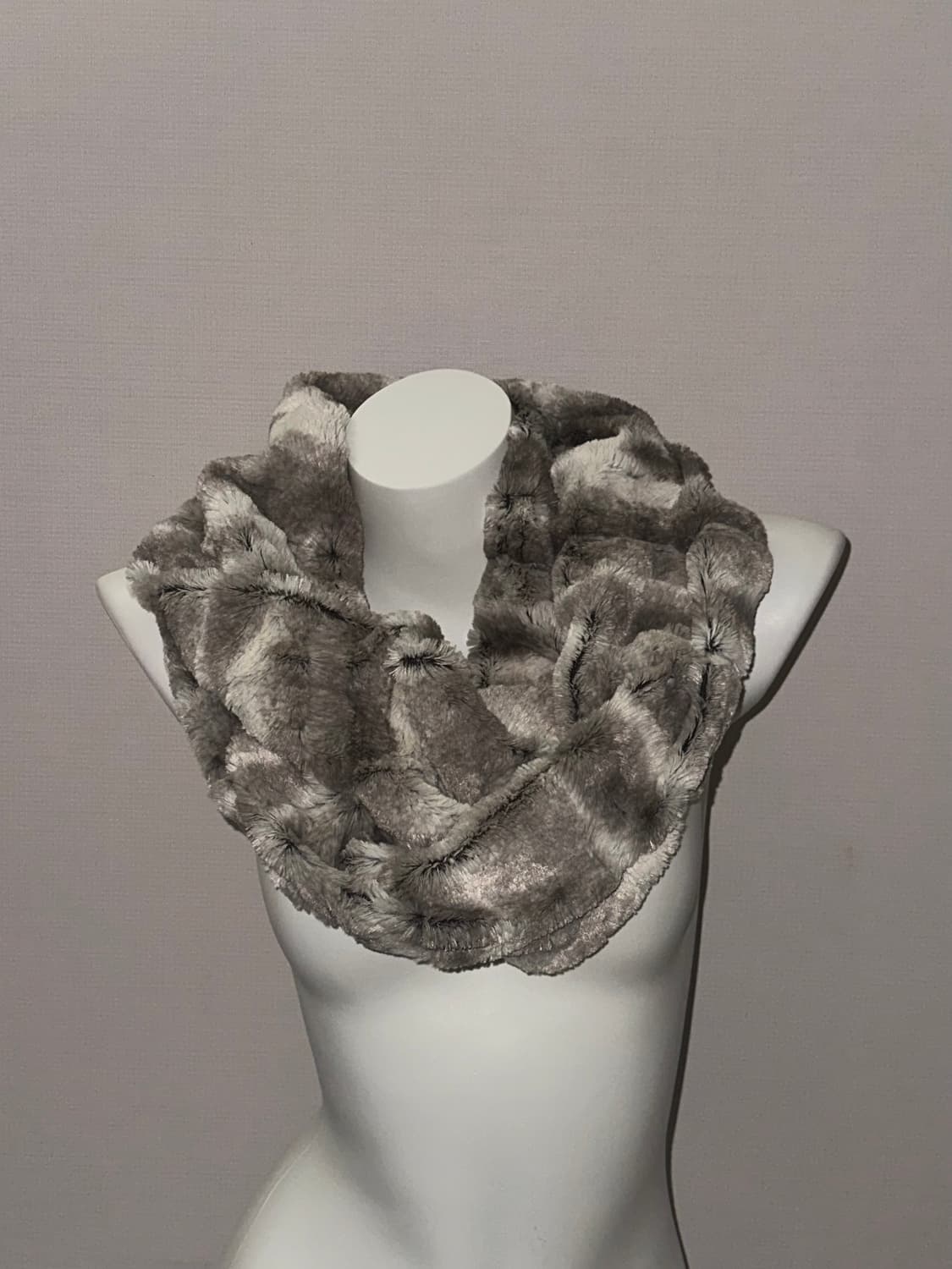 빈티지 그레이 퍼 넥워머 상품이미지1