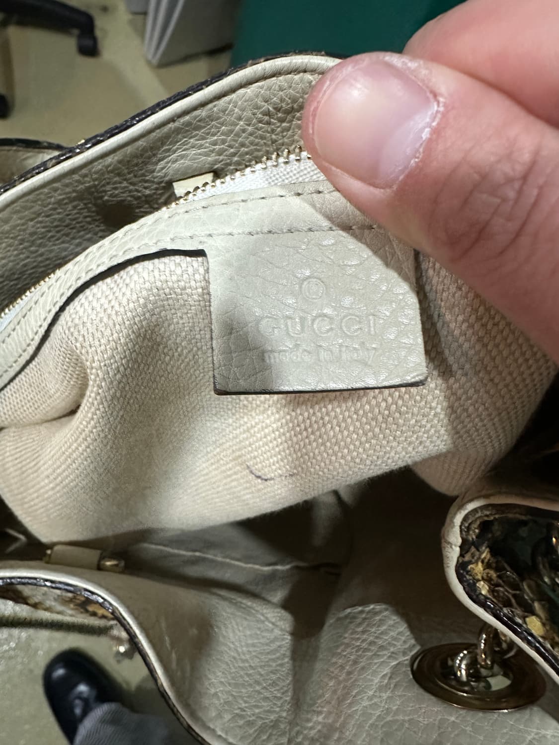 구찌 스네이크스킨 소호백 상품이미지9