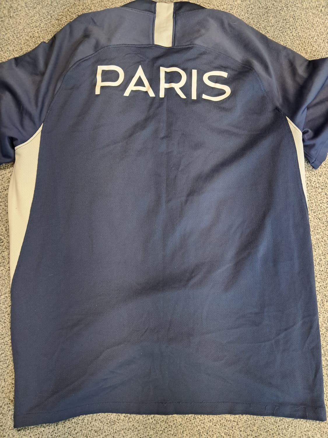 나이키 파리 생제르맹 시즌 프리매치 트레이닝 셔츠.  상품이미지9