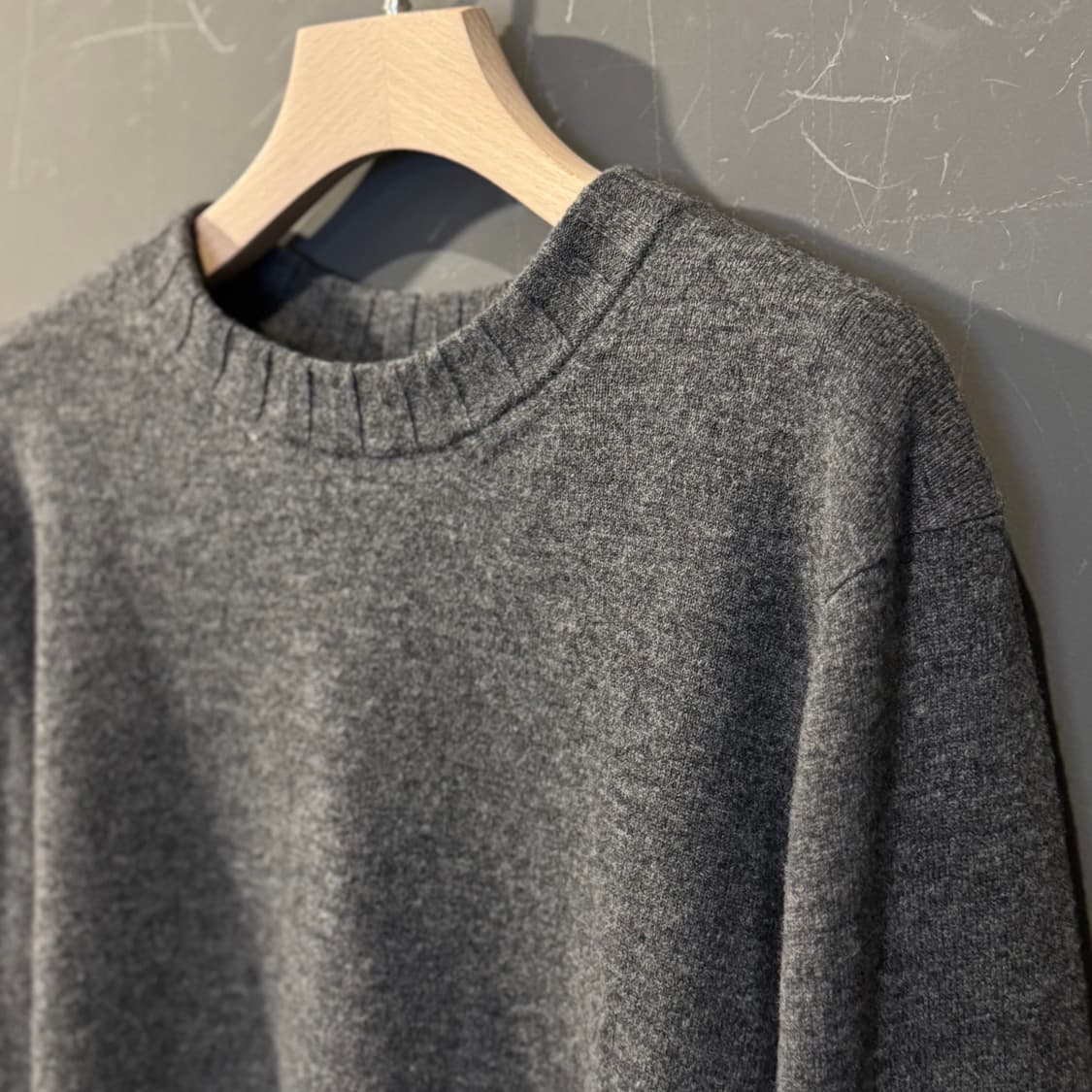 [46] 솔로이스트 23AW 크롭 니트 상품이미지3