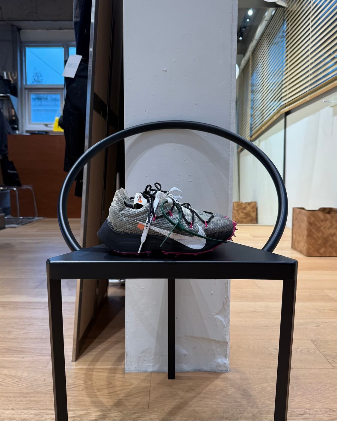 오프화이트 x 나이키 블랙핑크 베이퍼 스트리트 스니커즈  상품이미지7