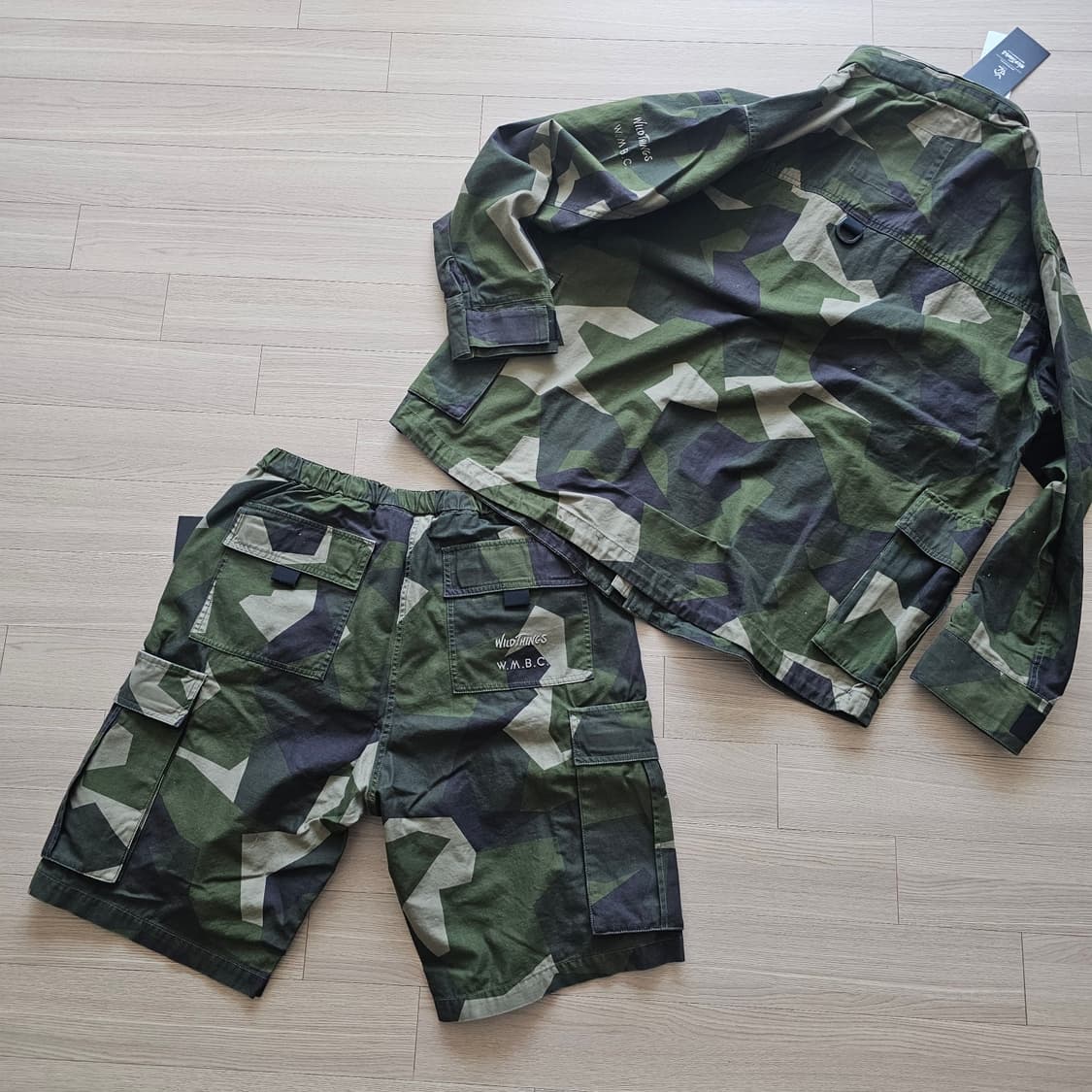 와일드띵스 X 화이트마운티니어링 콜라보 셋업 헌팅자켓 반바지 카모 XL 상품이미지6