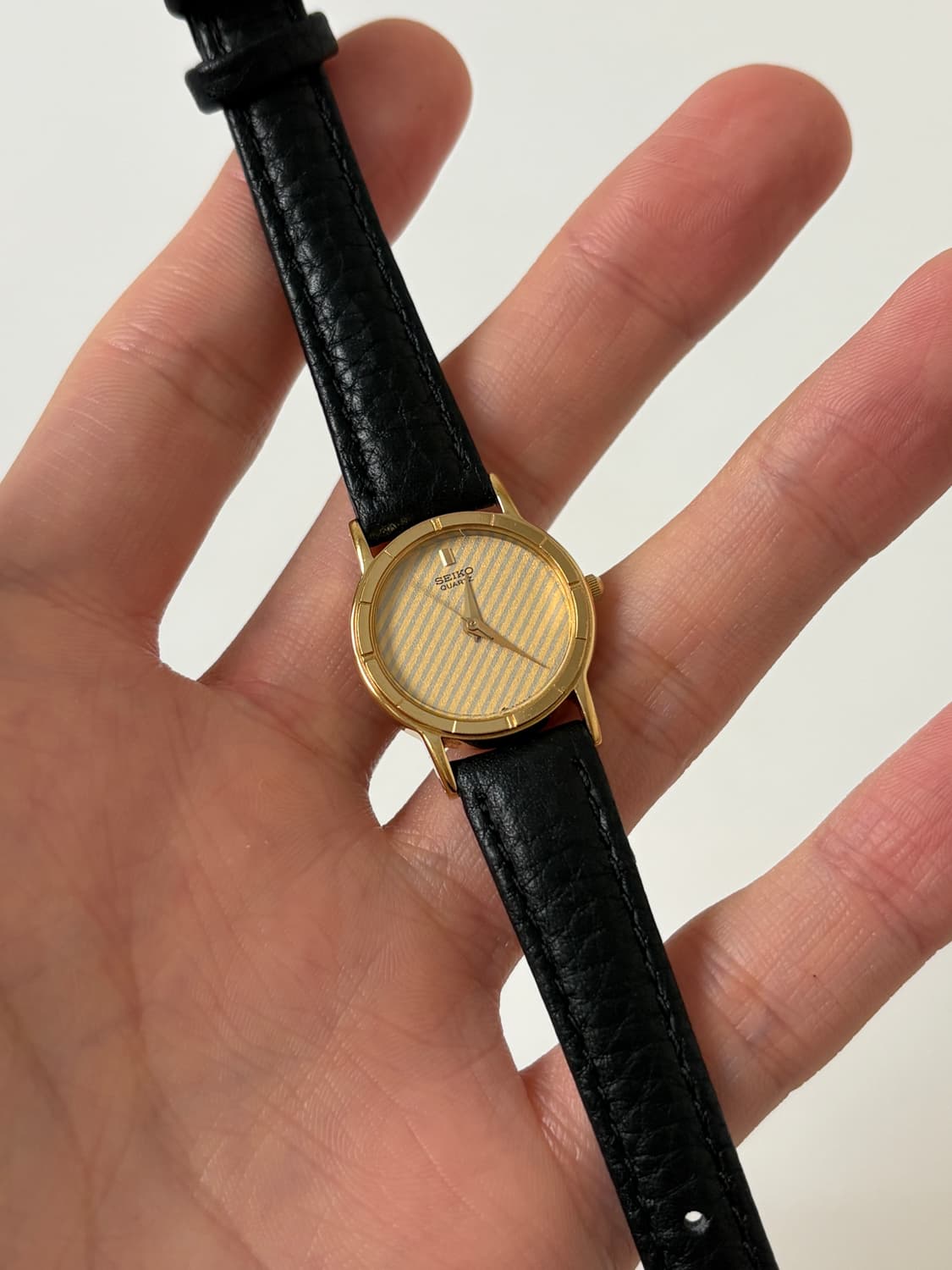 1980s Stripe Dial Gold Ladies Quartz 상품이미지2