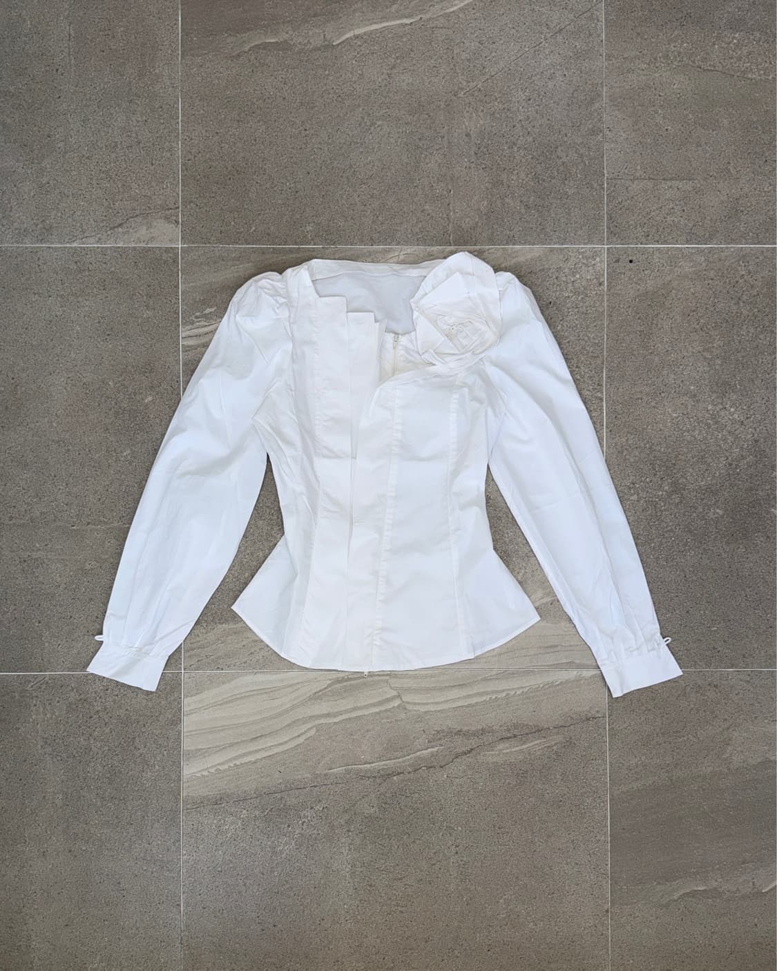White rose corsage pleated two ways jk 상품이미지1