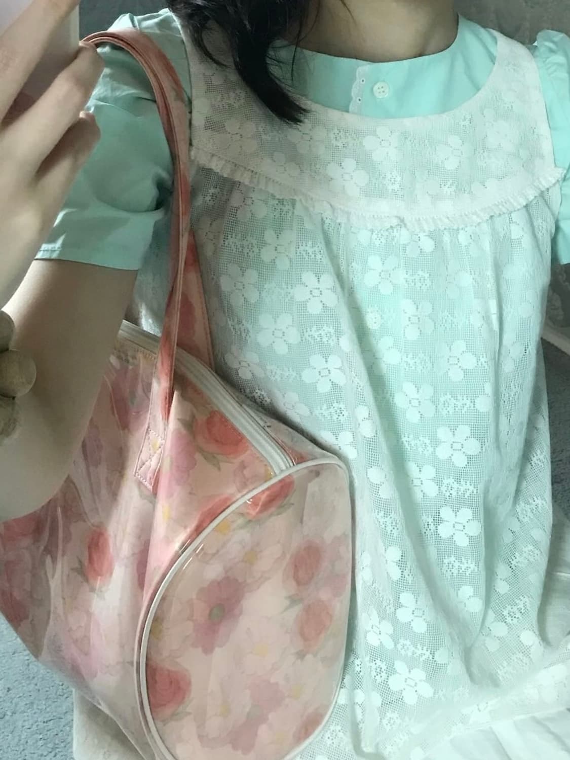 나비버스 RONI BLOUSE IN LACE 상품이미지1