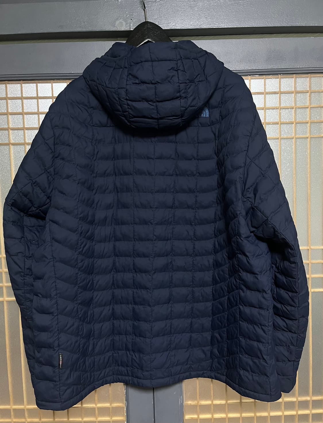 xxl)노스페이스 써모볼 경량패딩 네이비 상품이미지3