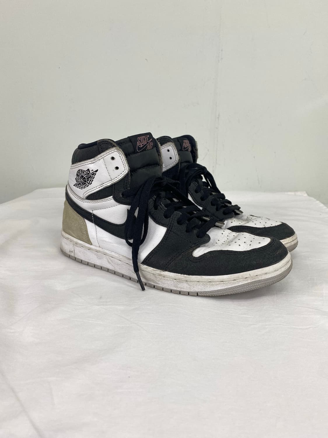 나이키 조던 1 레트로 하이 블리치드 코랄 275 <74> 상품이미지3