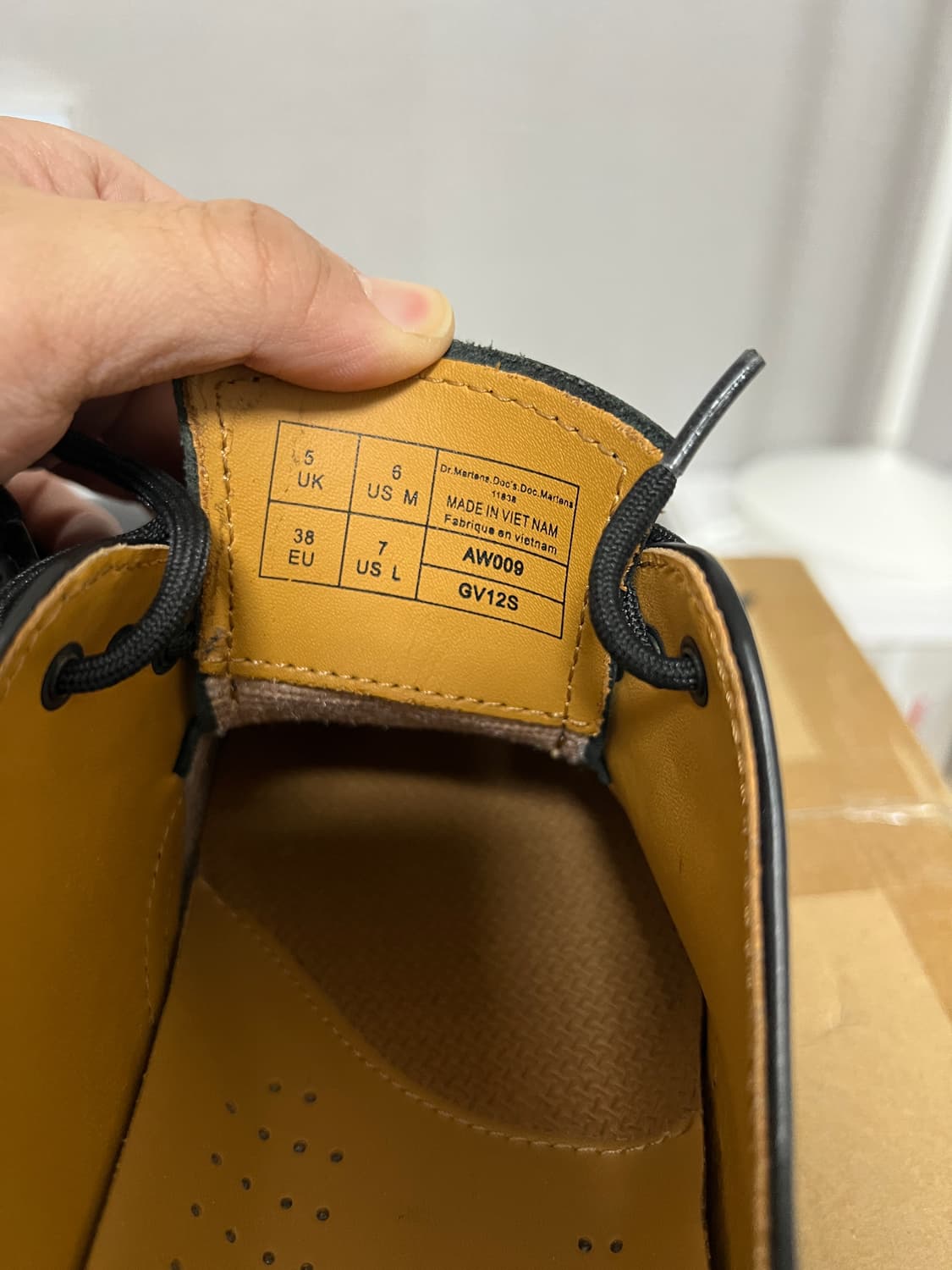 택포14) 닥터마틴 1461 스무스 3홀 블랙 UK5 240 상품이미지6