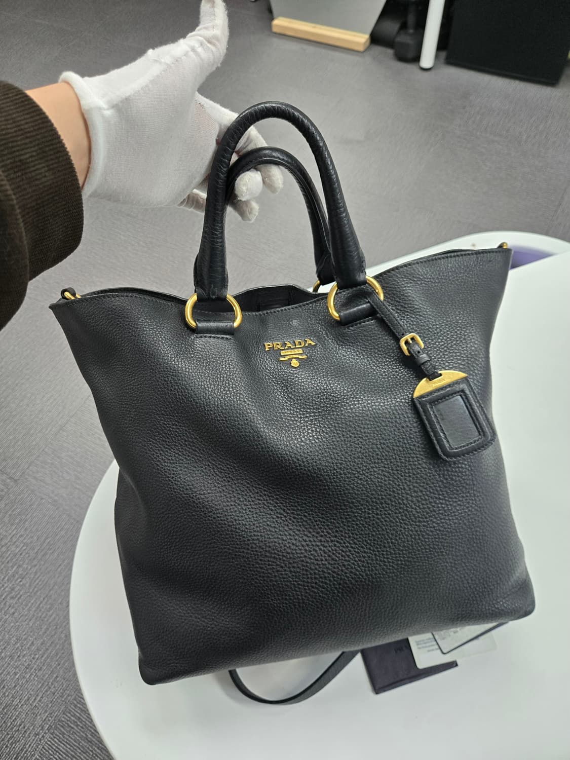 [50%세일] 프라다 가죽 토트 숄더백 상품이미지1