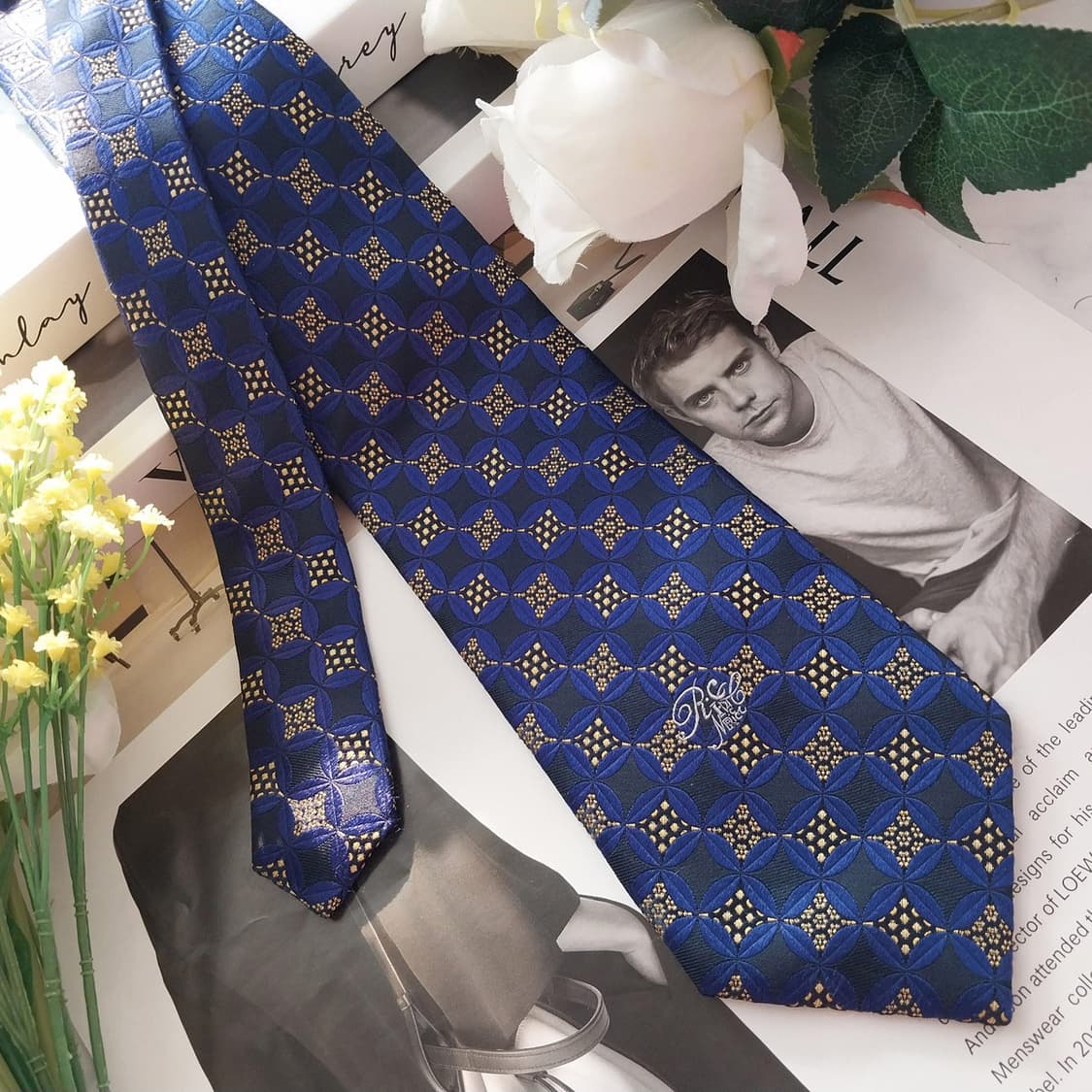 니나리치 실크 네이비 기하 패턴 넥타이 9.3cm A+등급 K1340
 상품이미지3