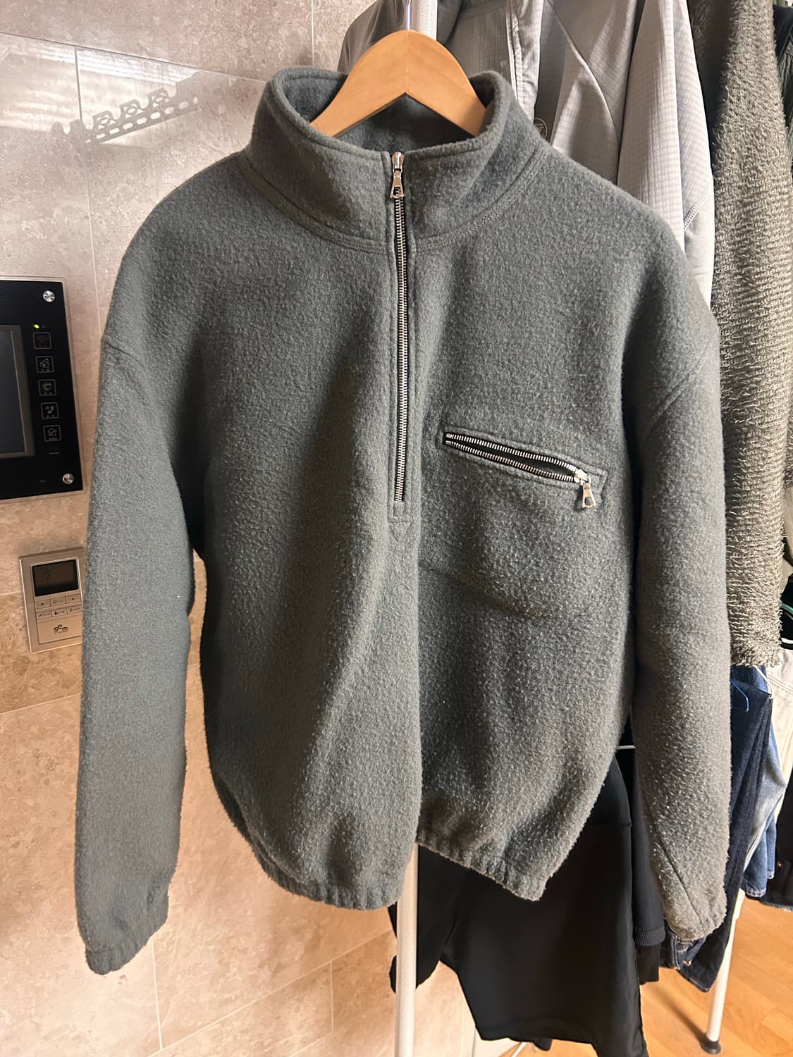 리에르 플리스 집업 L사이즈 판매합니다. 상품이미지1