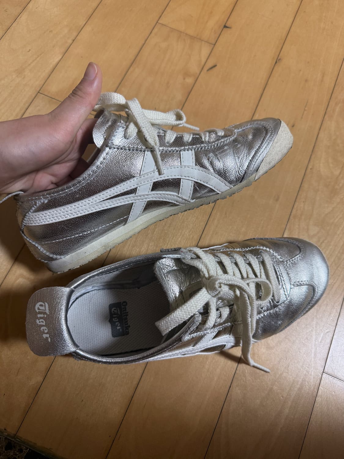 오니츠카타이거 실버 225 상품이미지5