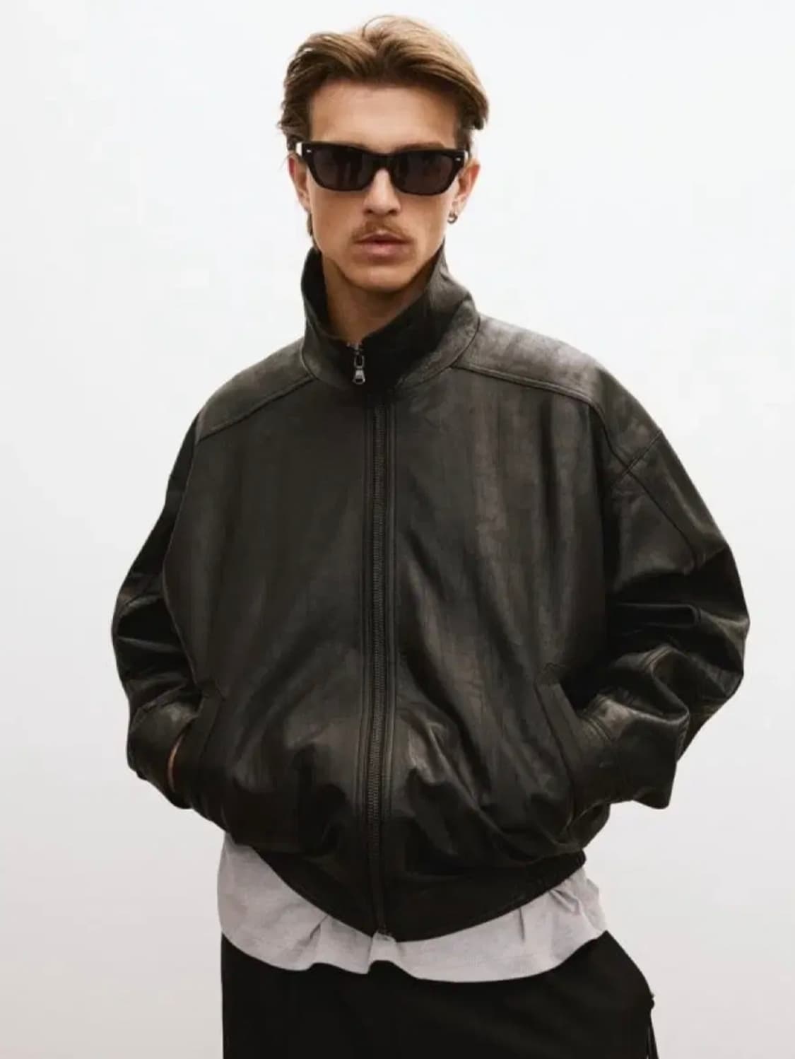 렉토 25ss 크랙 이펙트 레더 하이넥 점퍼 상품이미지1