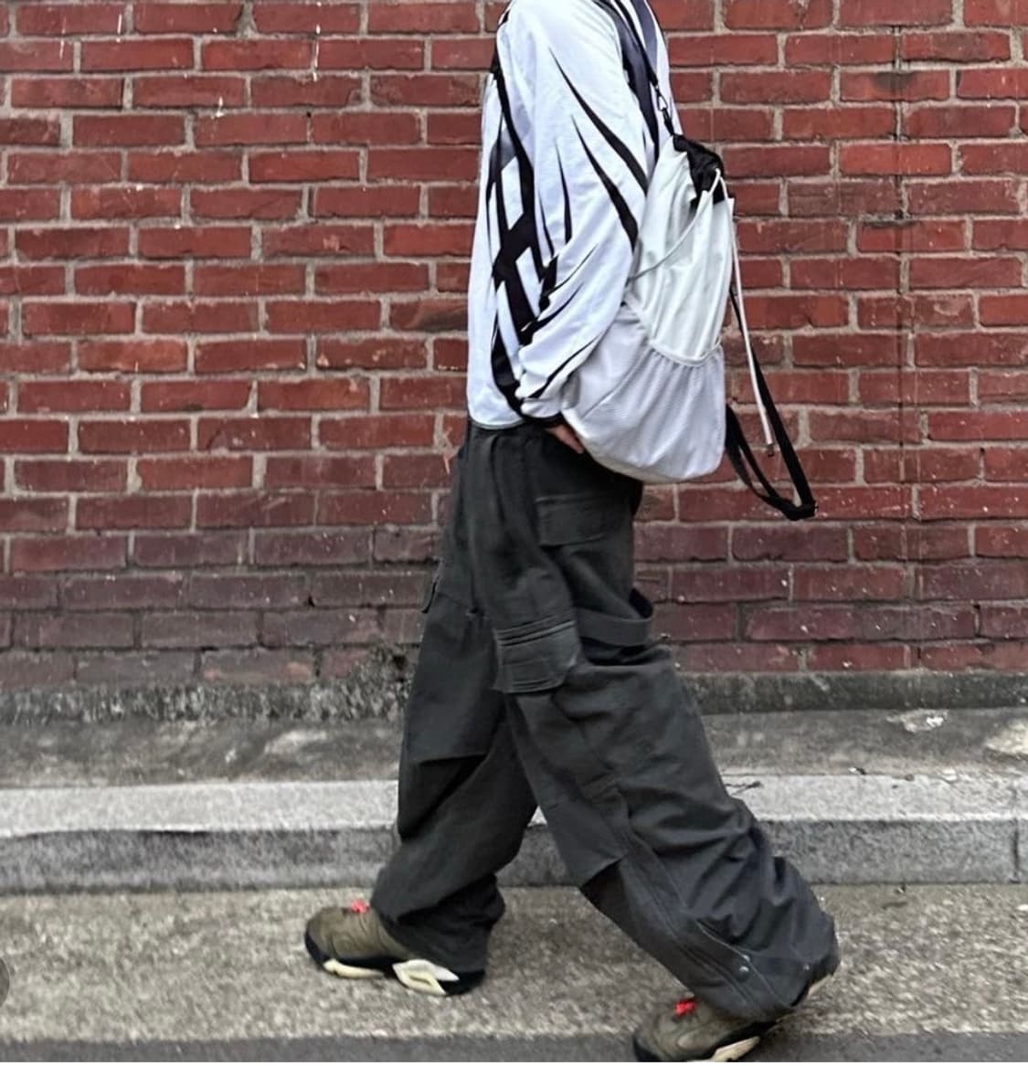 미착용) ICYTO 아이시토 스트랩 카고팬츠 차콜 상품이미지2