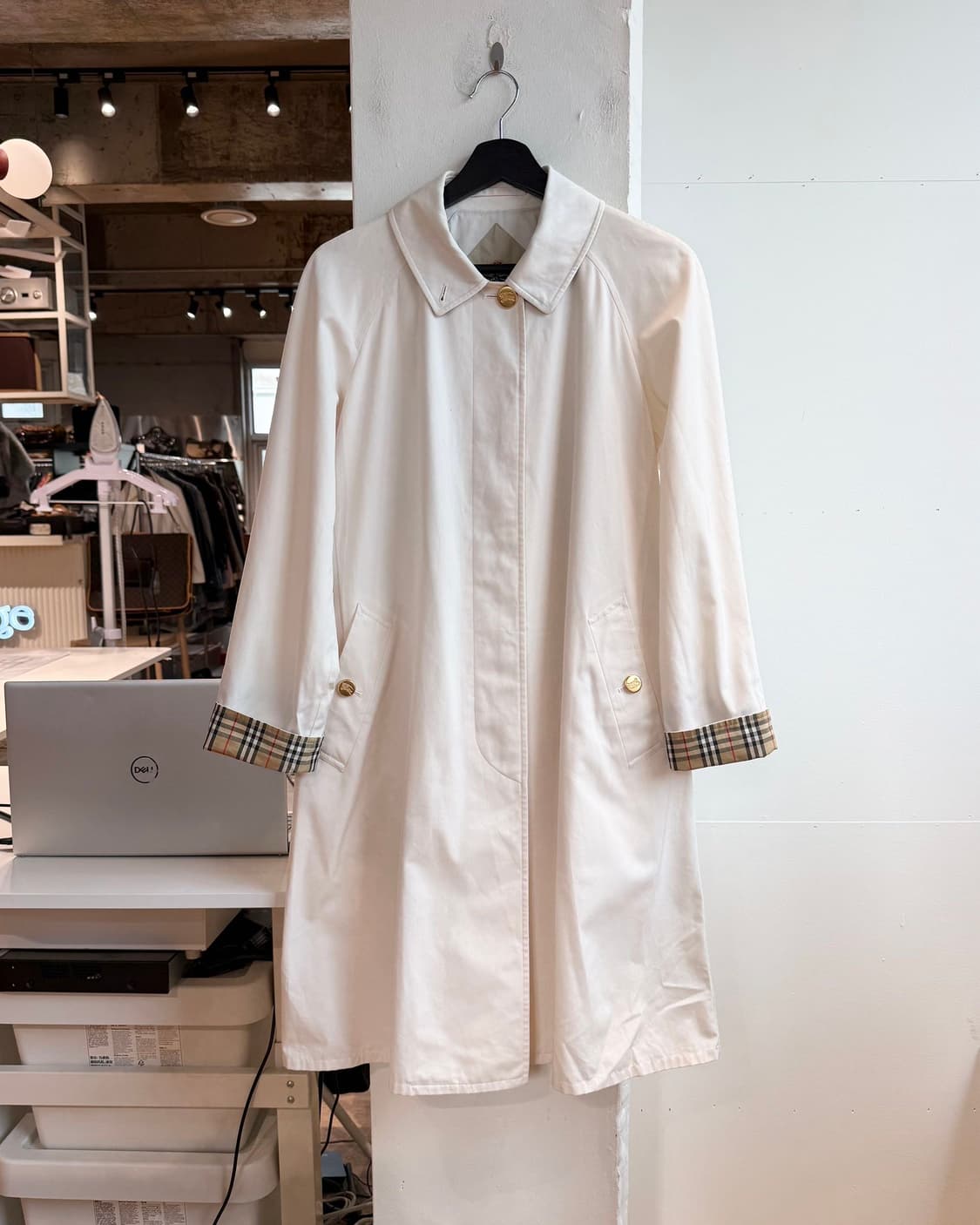 버버리 아이보리 클래식 트렌치 코트  상품이미지2