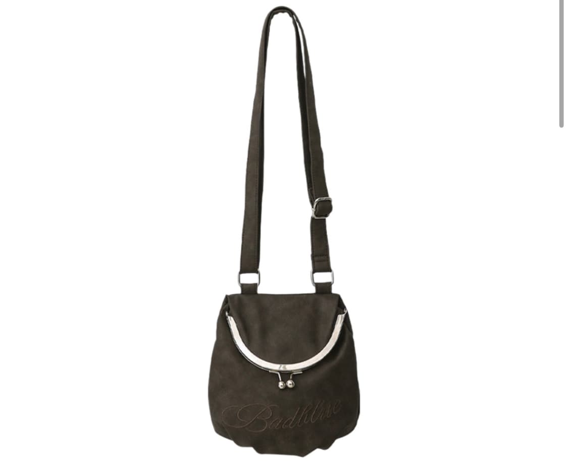 배드블루 레더 숄더백 브라운 상품이미지1