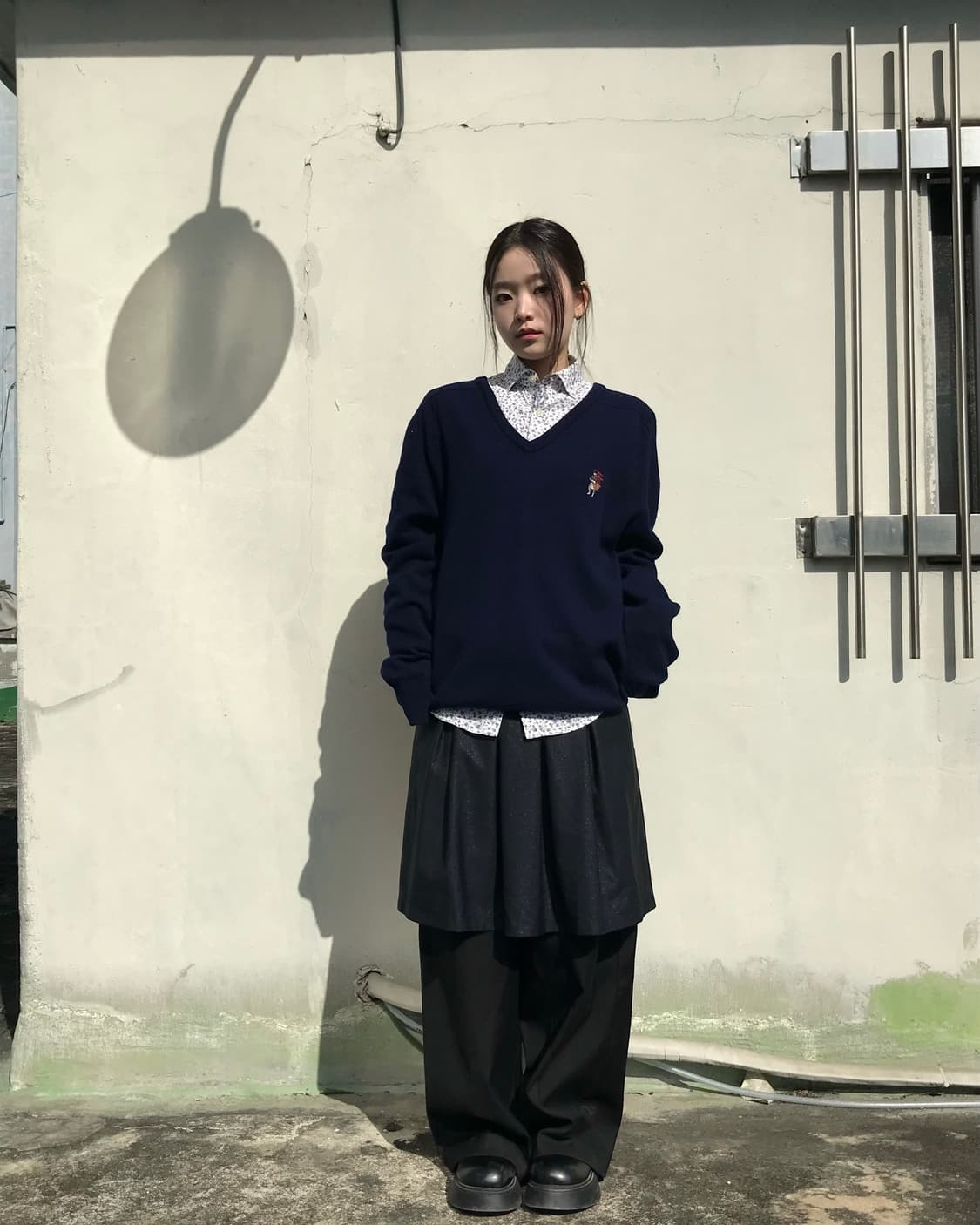 네이비 브이넥 니트 상품이미지3