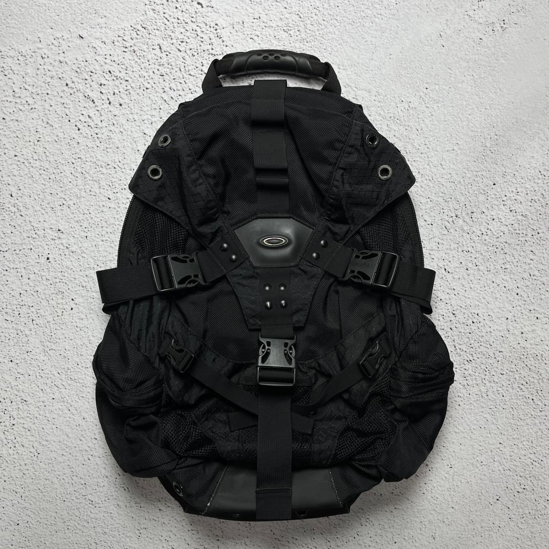 Vintage 00s Oakley Icon Backpack 2.0 상품이미지2