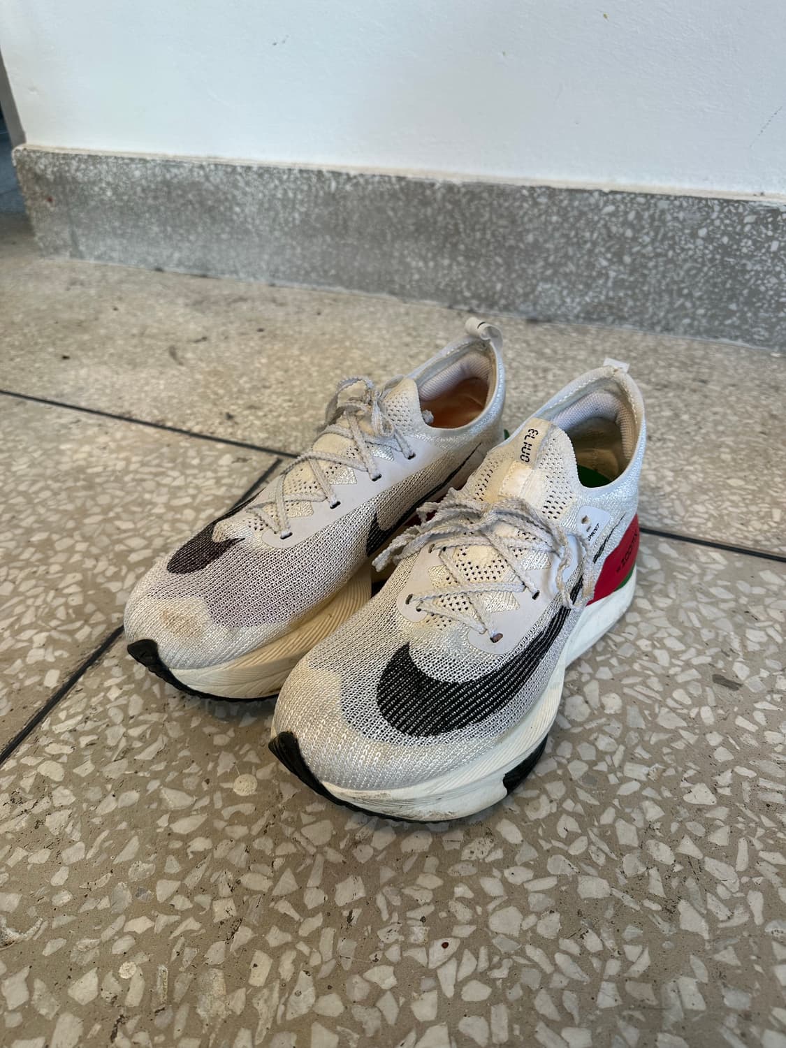 Nike running shoes 상품이미지1