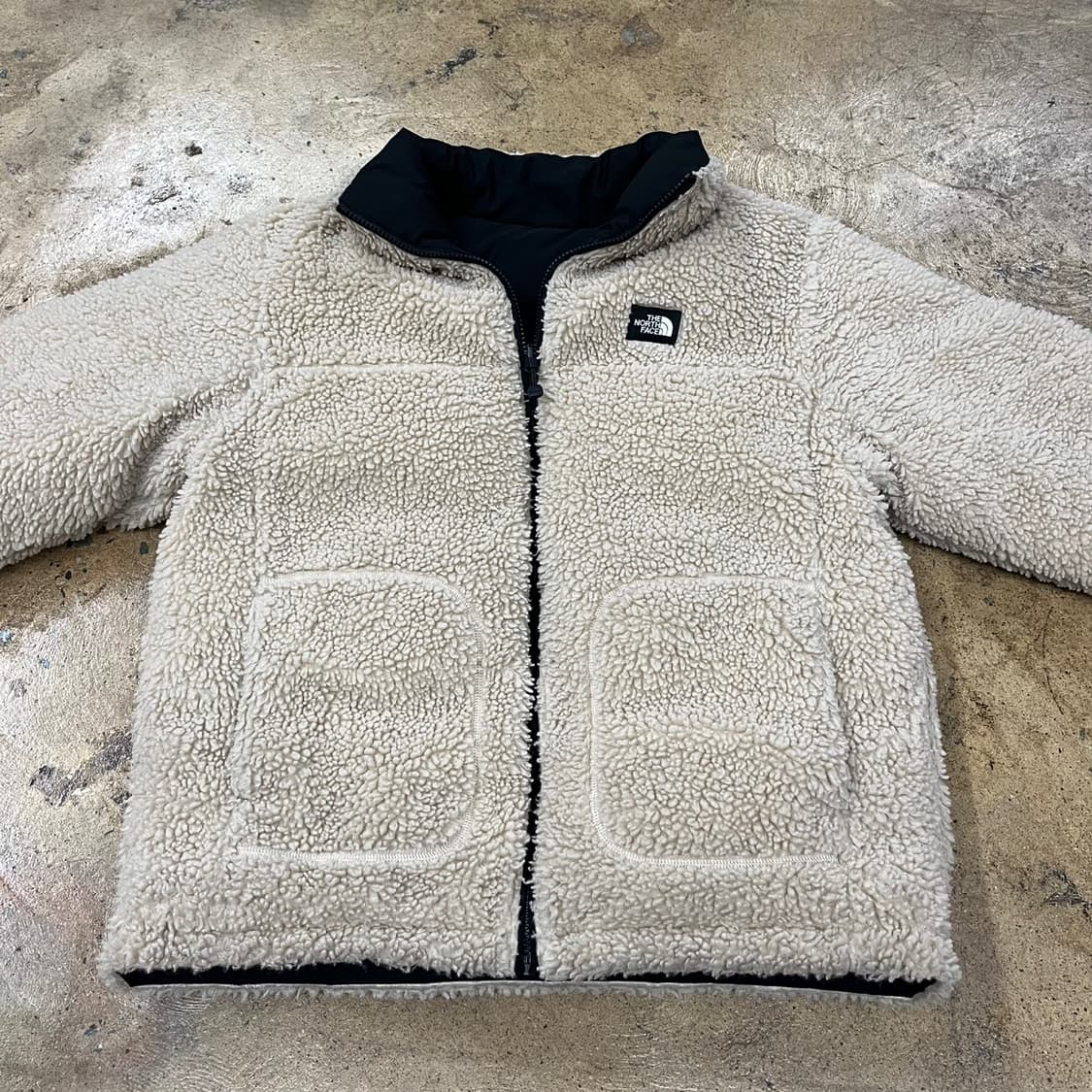 노스페이스 블랙 패딩 베이지 후리스 양면 리버시블  상품이미지3