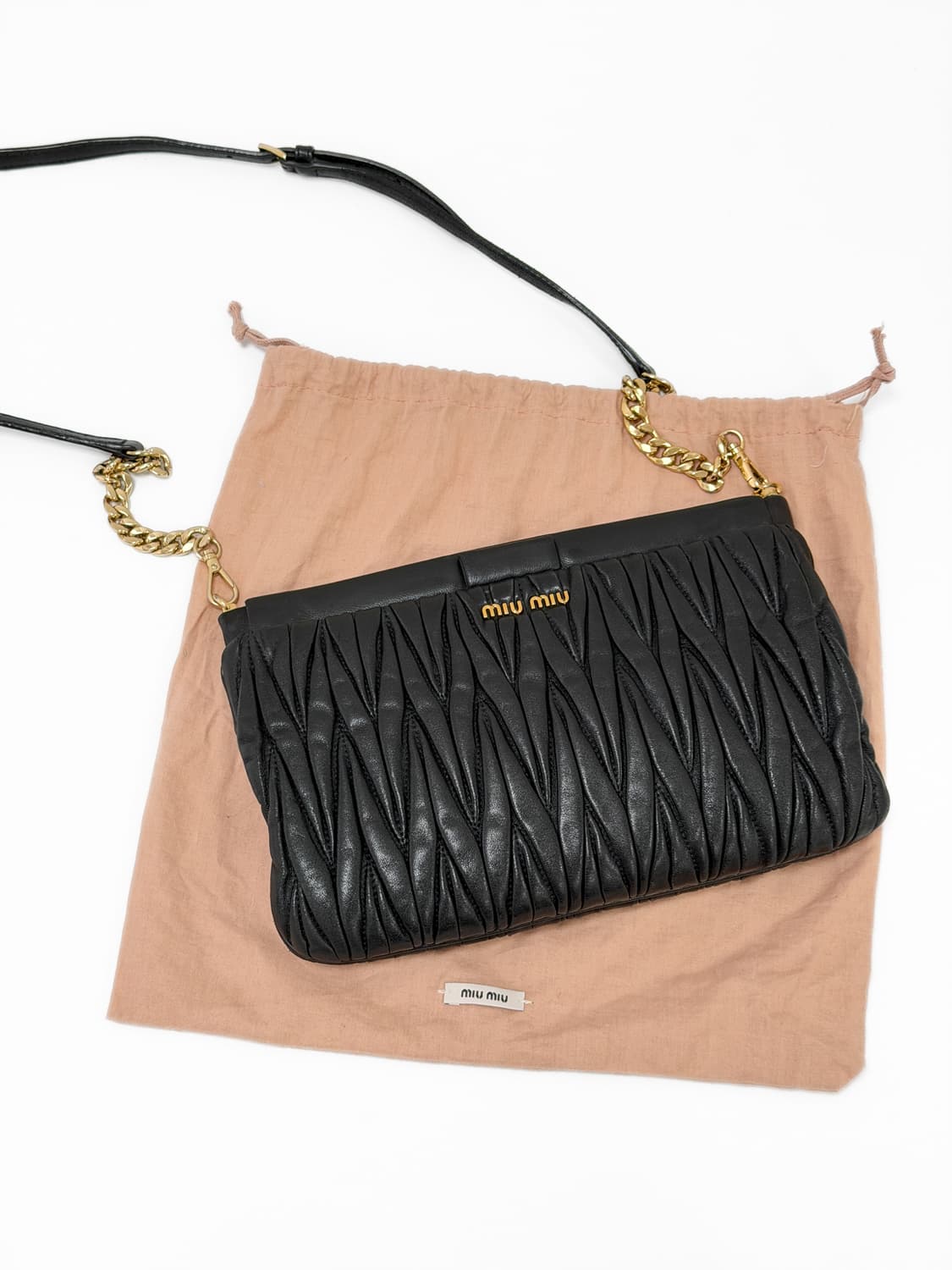 미우미우 나파 레더 마테라쎄 크로스백 상품이미지1