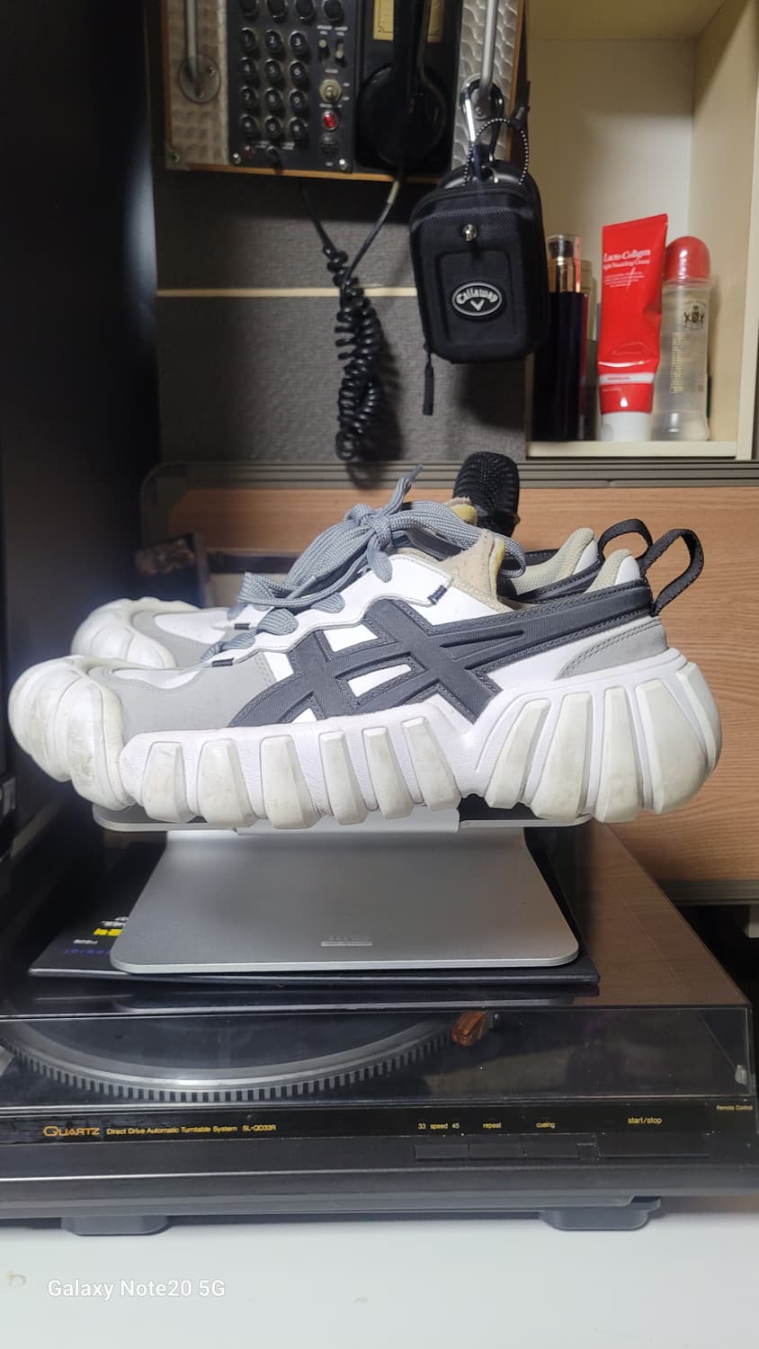 오니츠카 타이거 스니커즈 상품이미지1