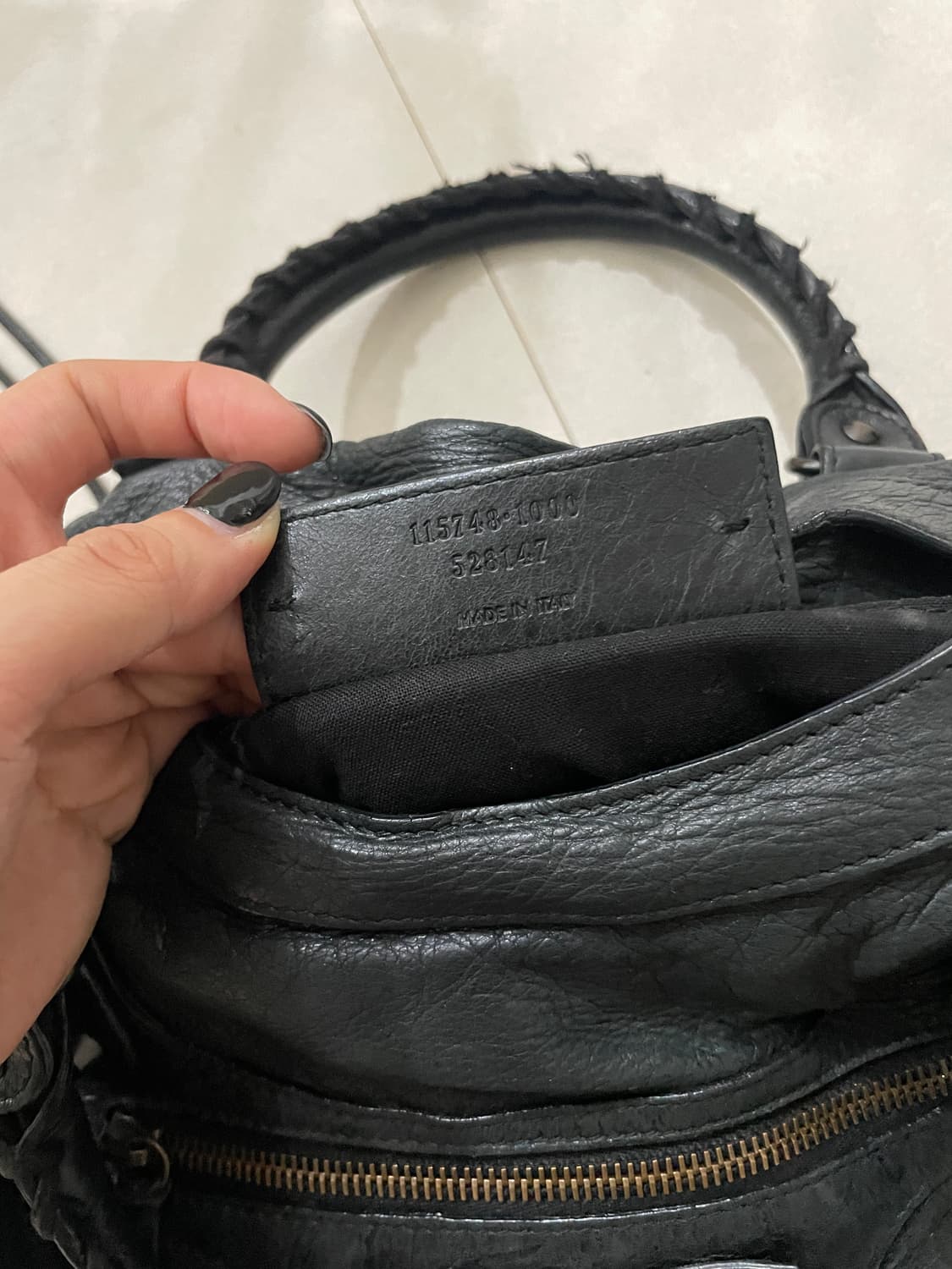 발렌시아가 시티 모터백 블랙 미디움 상품이미지4