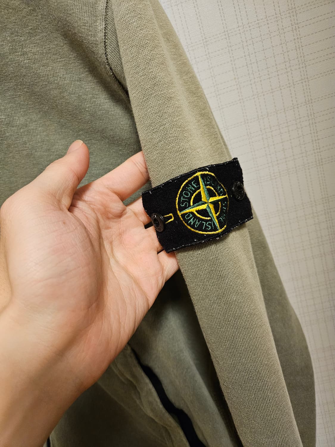 [정품]스톤아일랜드 워시드 카키 후드 집업 판매합니다 상품이미지2