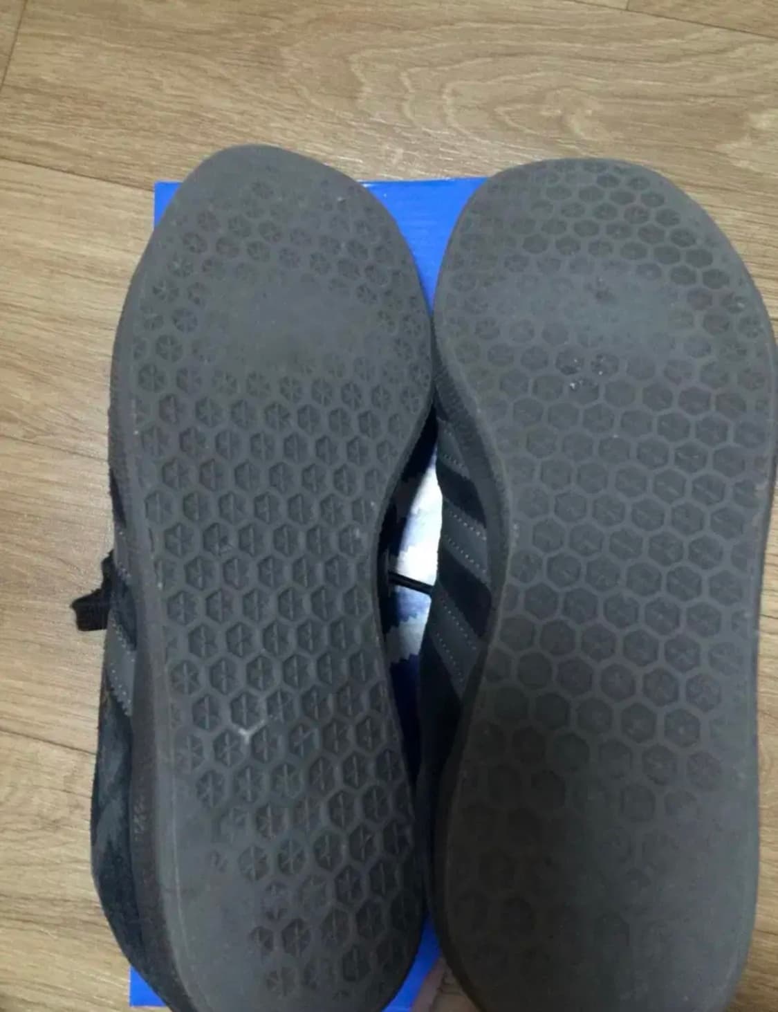 (택포)아디다스 가젤 코어 블랙 골드 메탈릭 검 225 상품이미지4