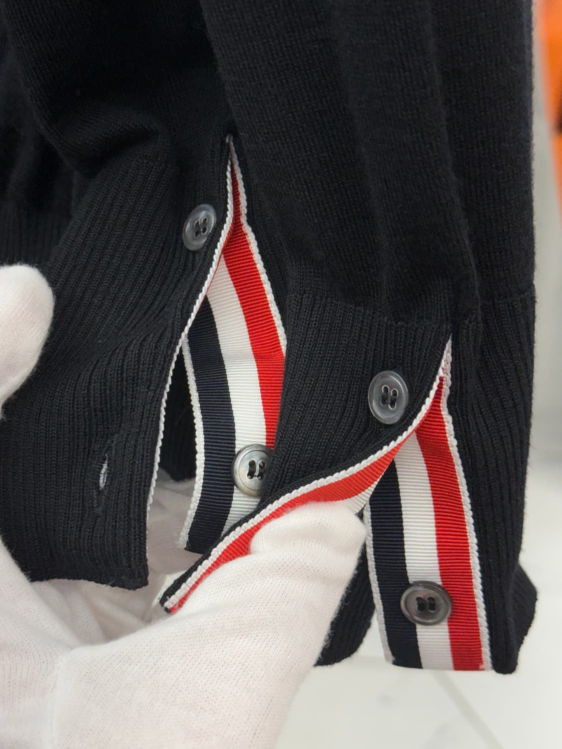 [5] 톰브라운 사선완장 메리노 울 가디건 상품이미지5