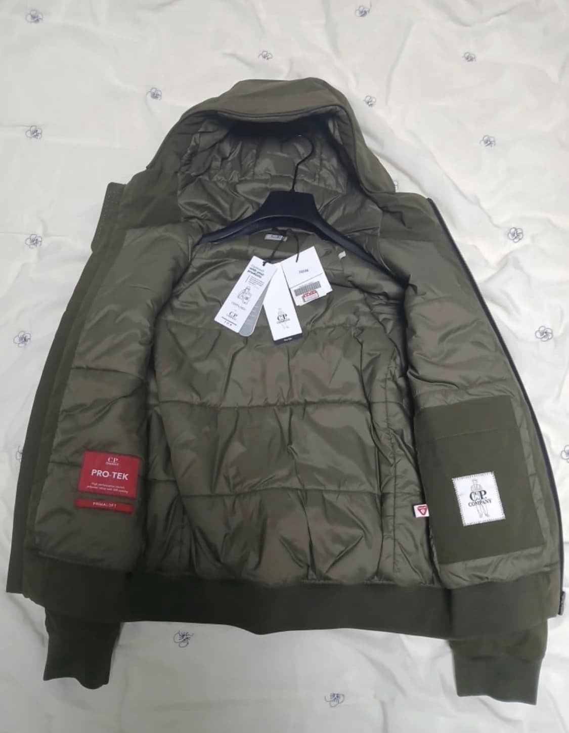 CP 컴퍼니 렌즈 와펜 후드패딩 M 상품이미지3