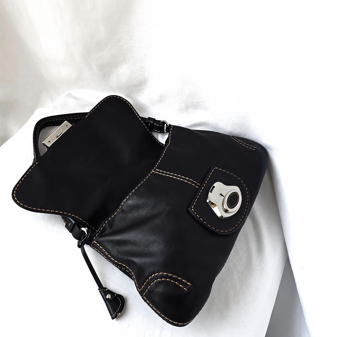 [정품 TOD'S] 토즈 가죽 호보백 숄더백 상품이미지4