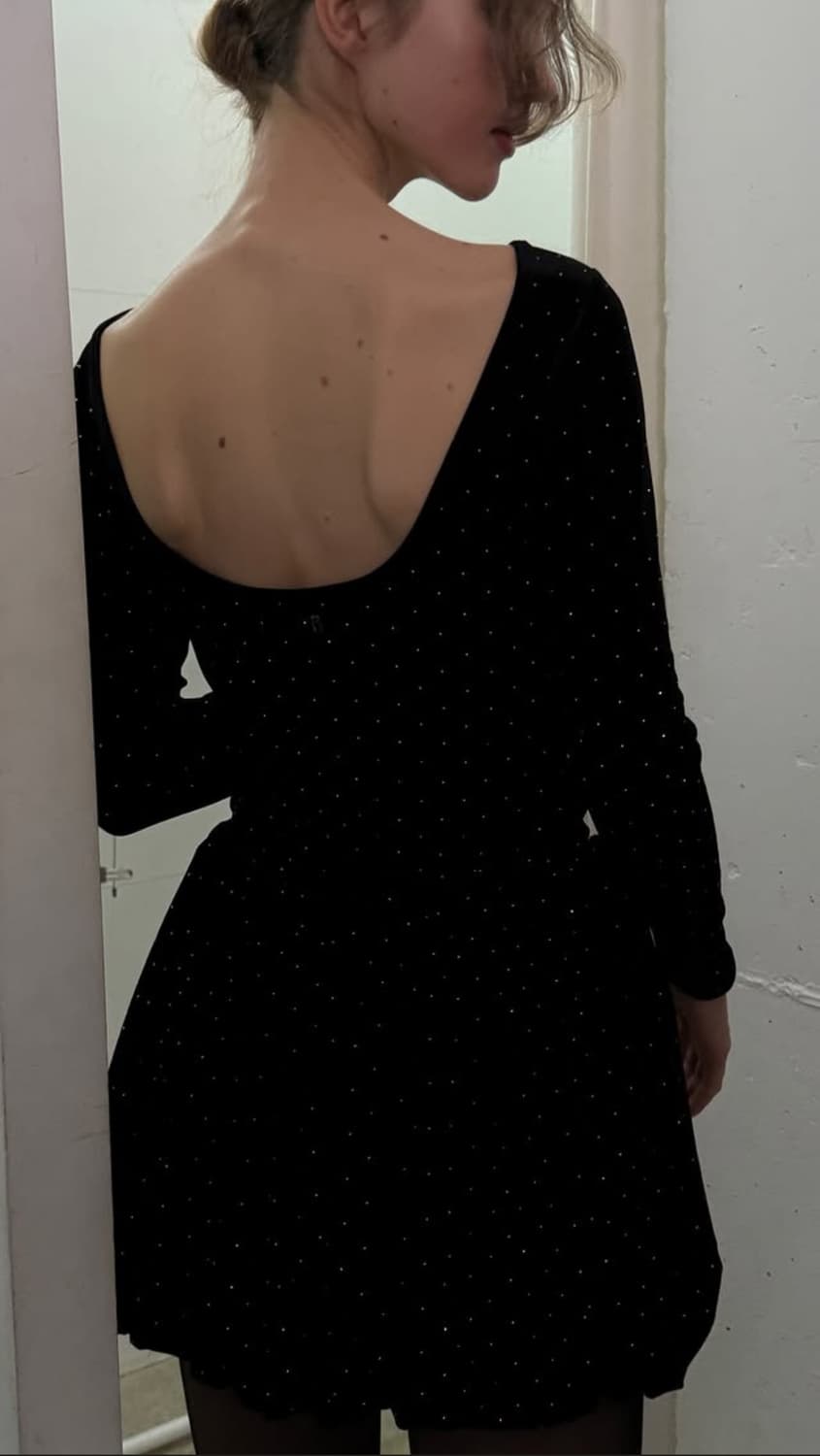 더바넷 Black Velvet Scoop Back T-Shirt 상품이미지4