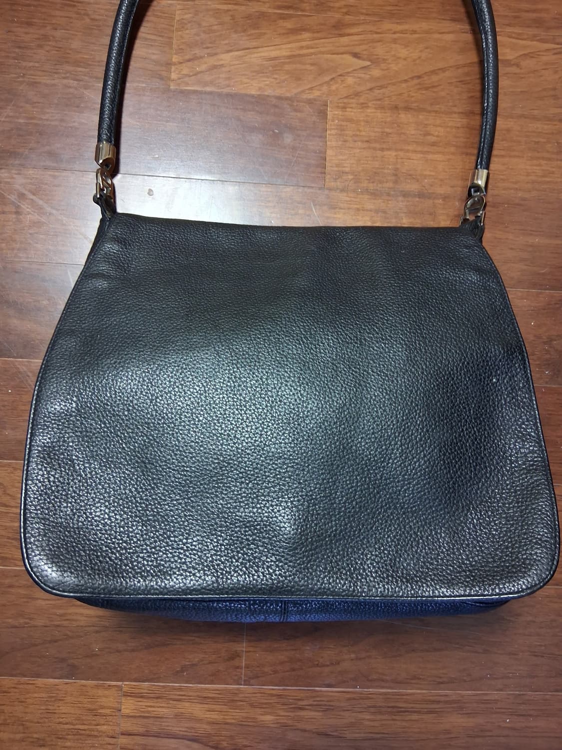 AIGNER 블랙 가죽 숄더백 상품이미지2