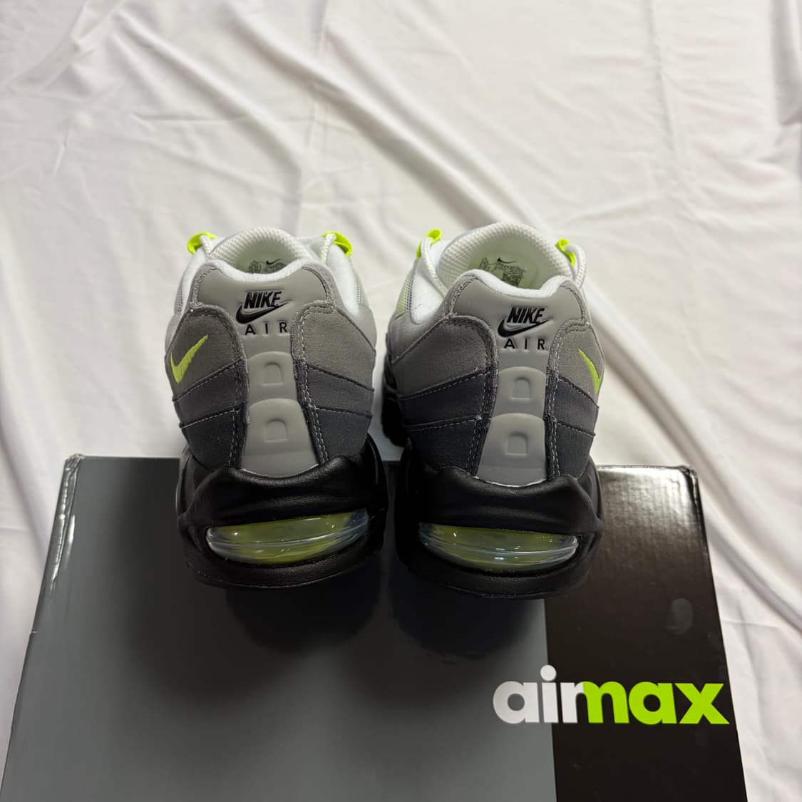 [새상품] (285) 나이키 에어맥스 95 네온 2025 상품이미지9