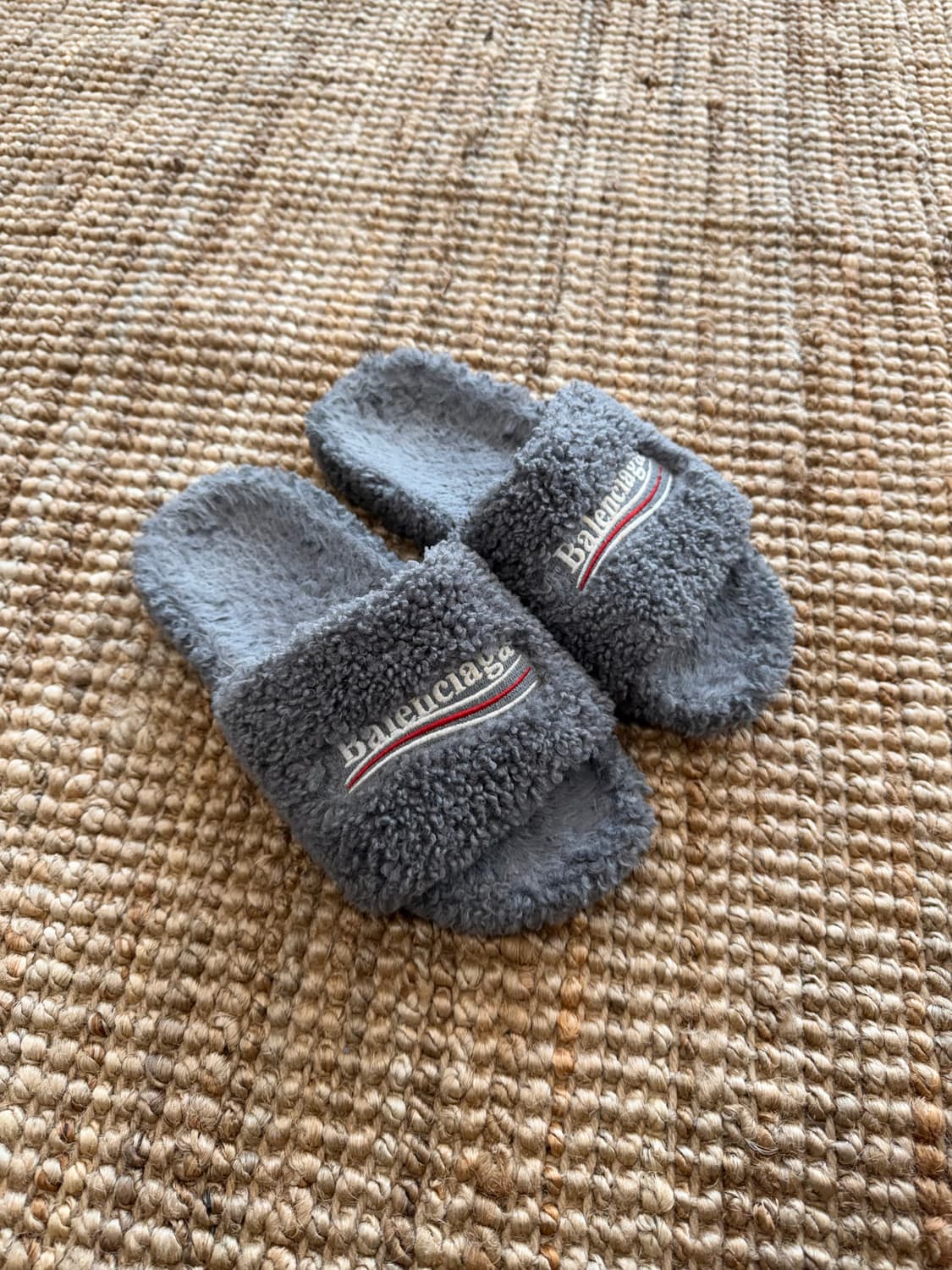 발렌시아가 퍼 슬리퍼 40 상품이미지1