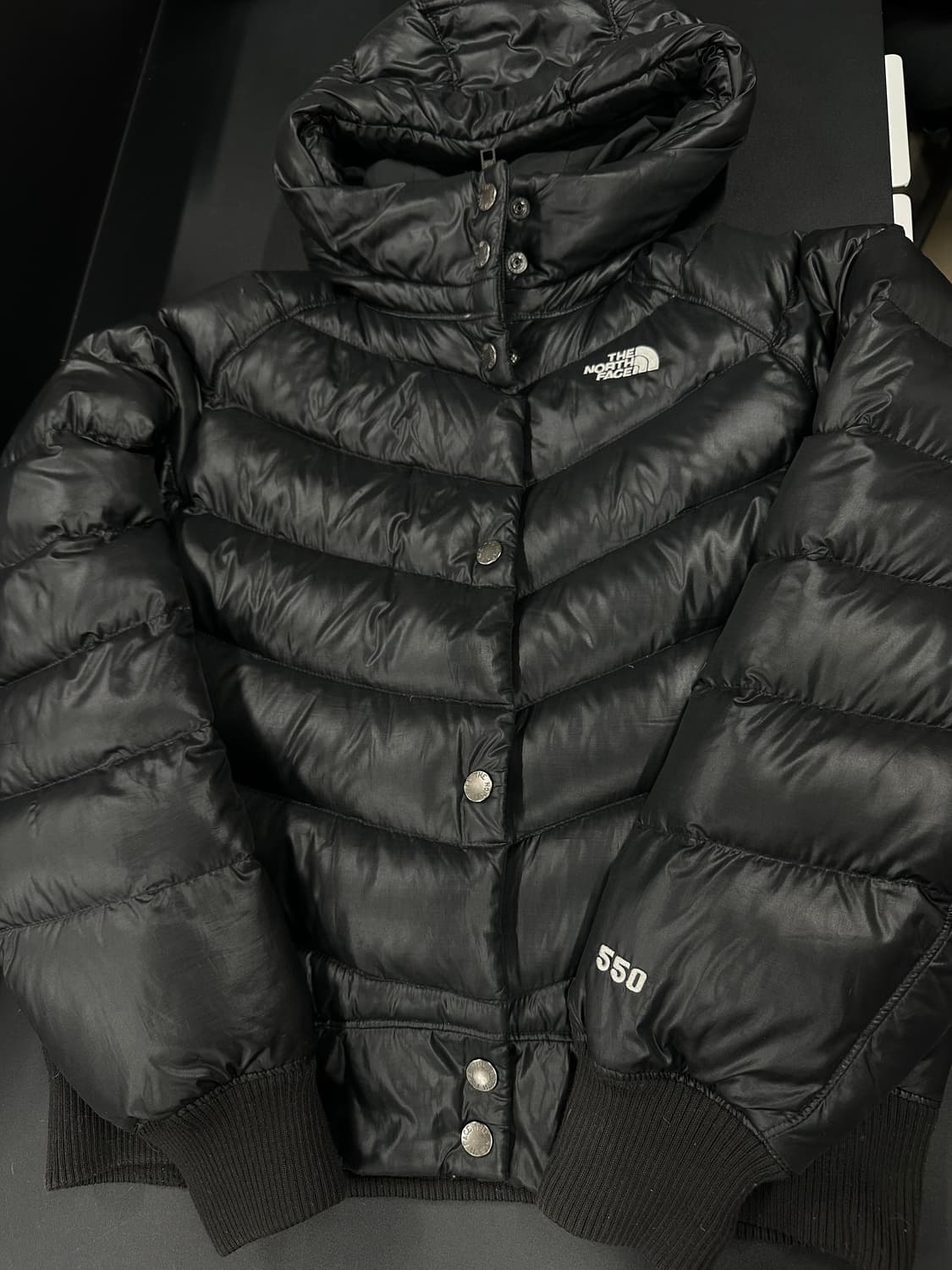  노스페이스 여성용 블랙 550 푸퍼 다운 패딩 상품이미지4