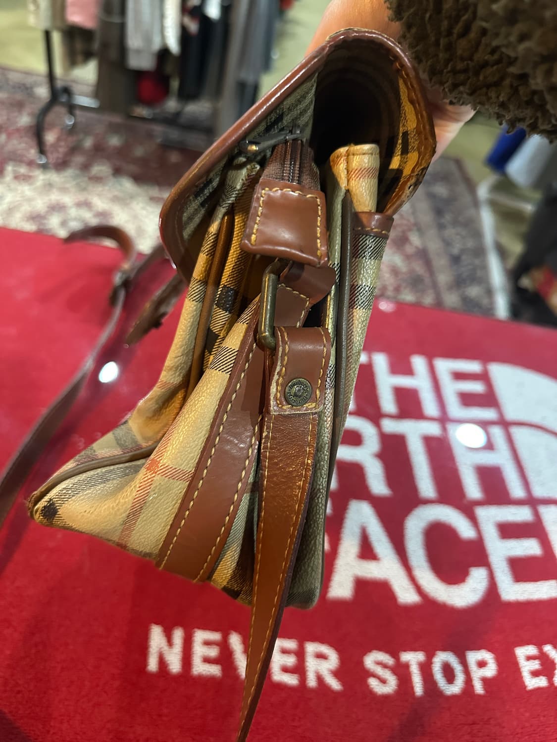 버버리 노바체크 크로스백 상품이미지4