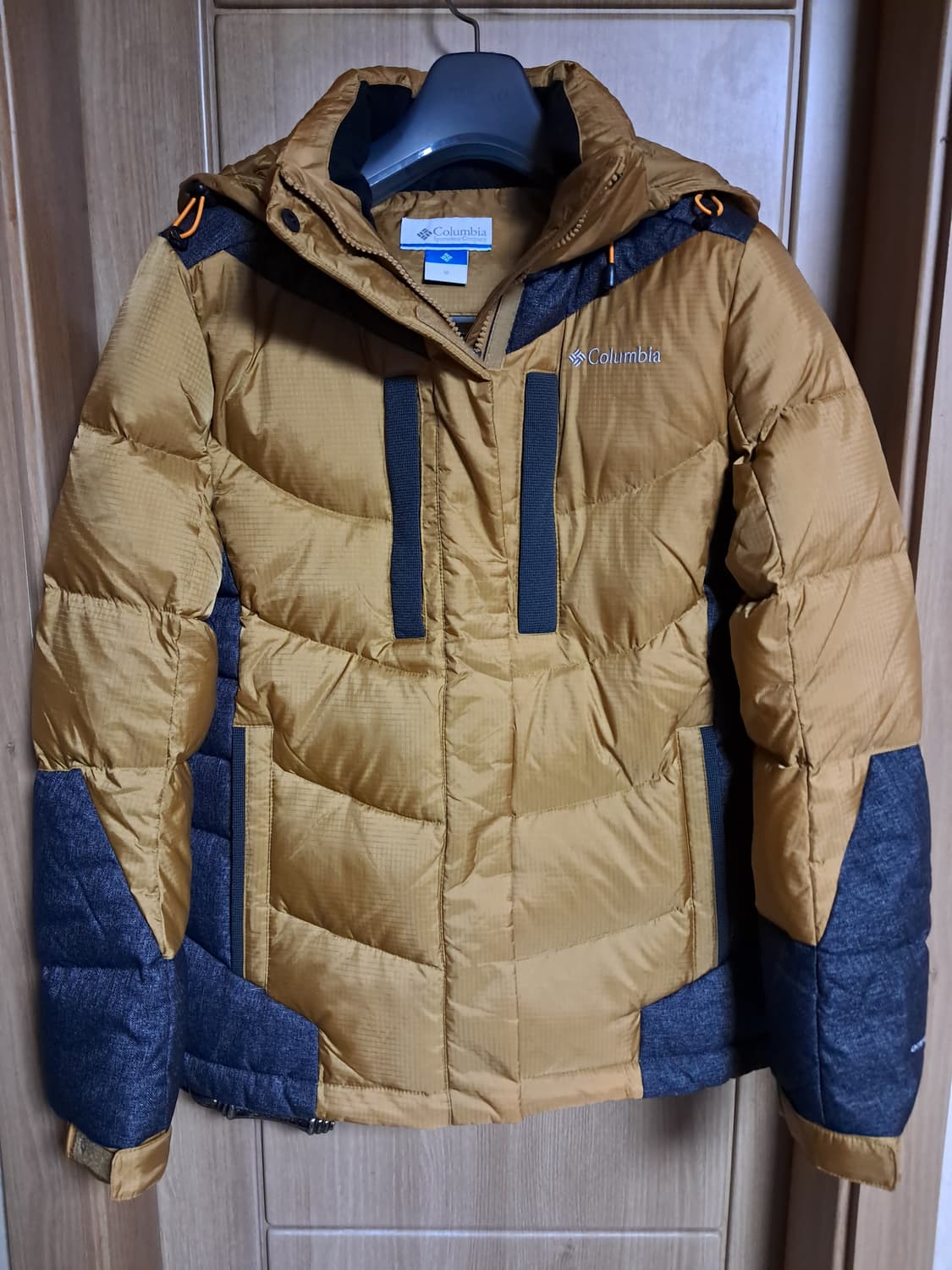 컬럼비아 여성 숏패딩 M 상품이미지2
