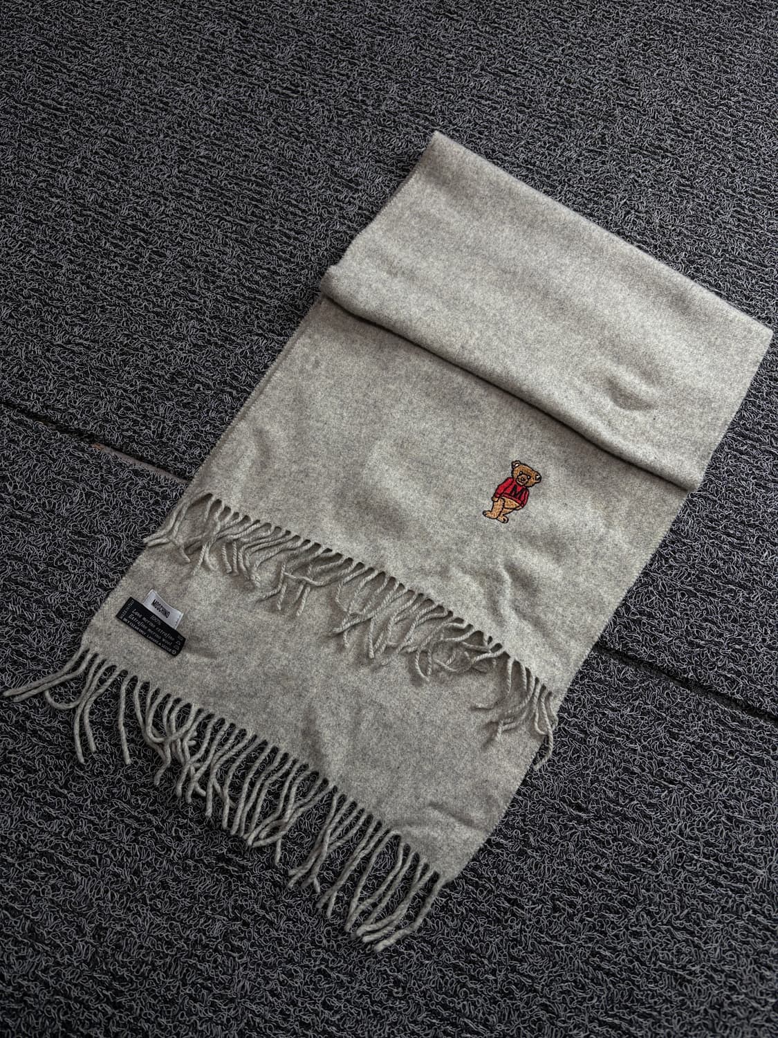 모스키노 테디베어 라나 메리노 울 머플러 1569 상품이미지1