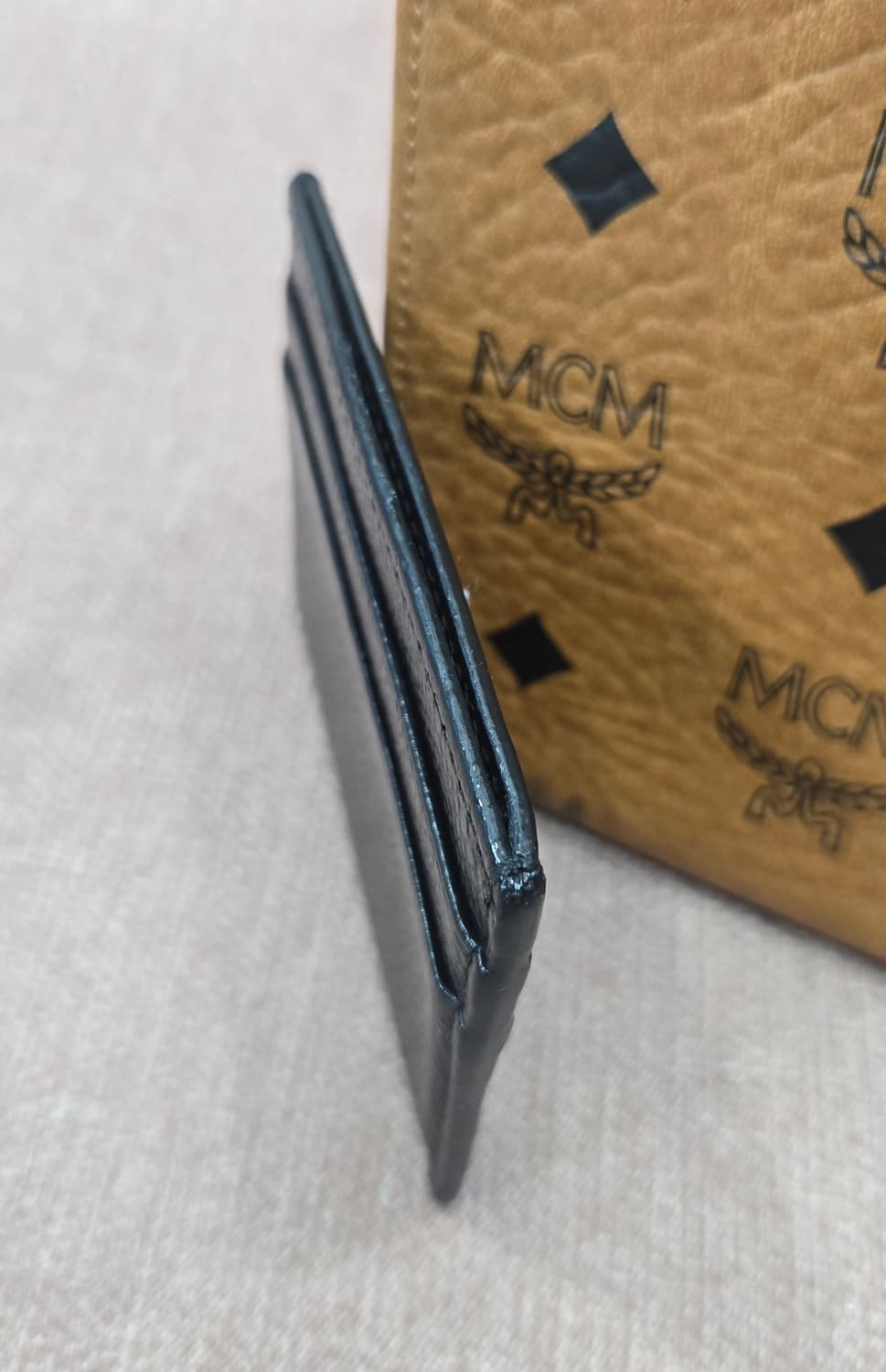 톰브라운 블랙 카드지갑 삼선탭 상품이미지4