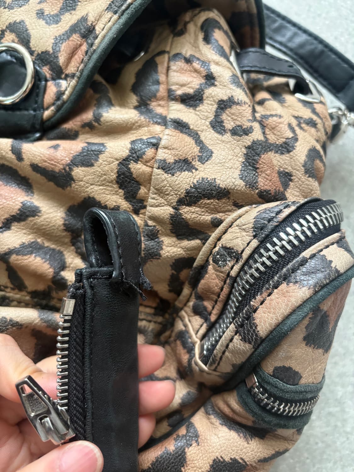 알렉산더왕 백팩 상품이미지4