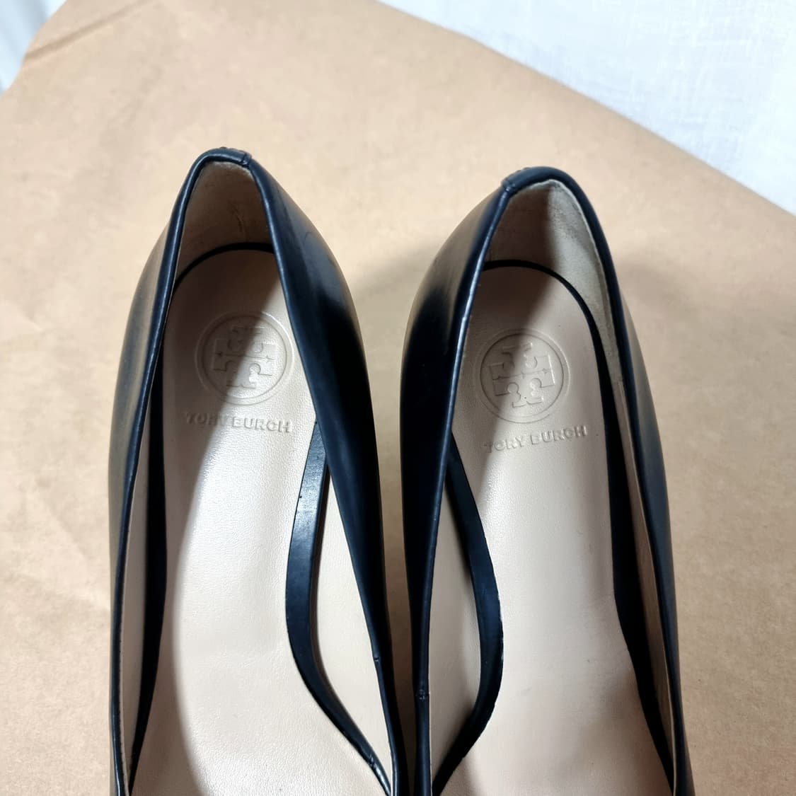 토리버치 가죽 레더 하이힐 펌프스 구두 슈즈 (6.5M/235) 상태최상 상품이미지6