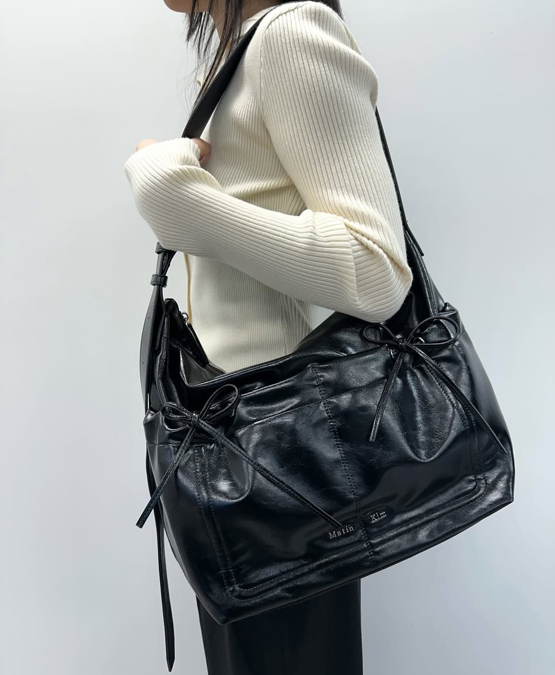 마뗑킴 포켓 셔링 리본 빅백 상품이미지2