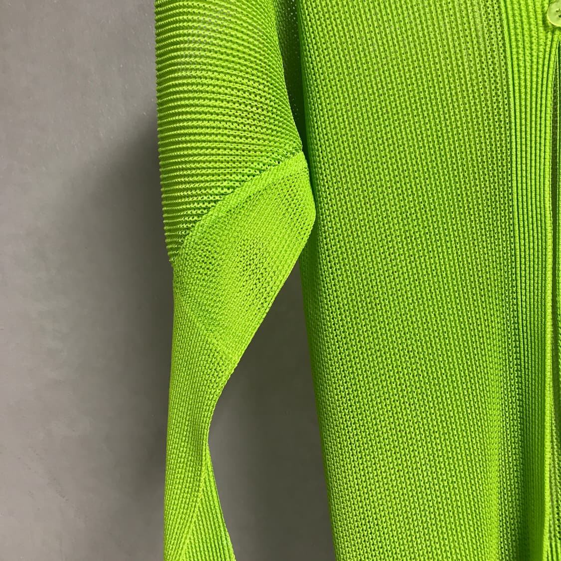 이세이 미야케 플리츠 플리즈 메쉬 가디건 -(W) 상품이미지4