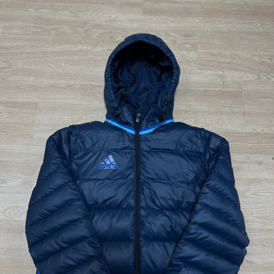 아디다스 덕다운 퍼포먼스 로고 후드 롱패딩 점퍼 [네이비] M/95 상품이미지2