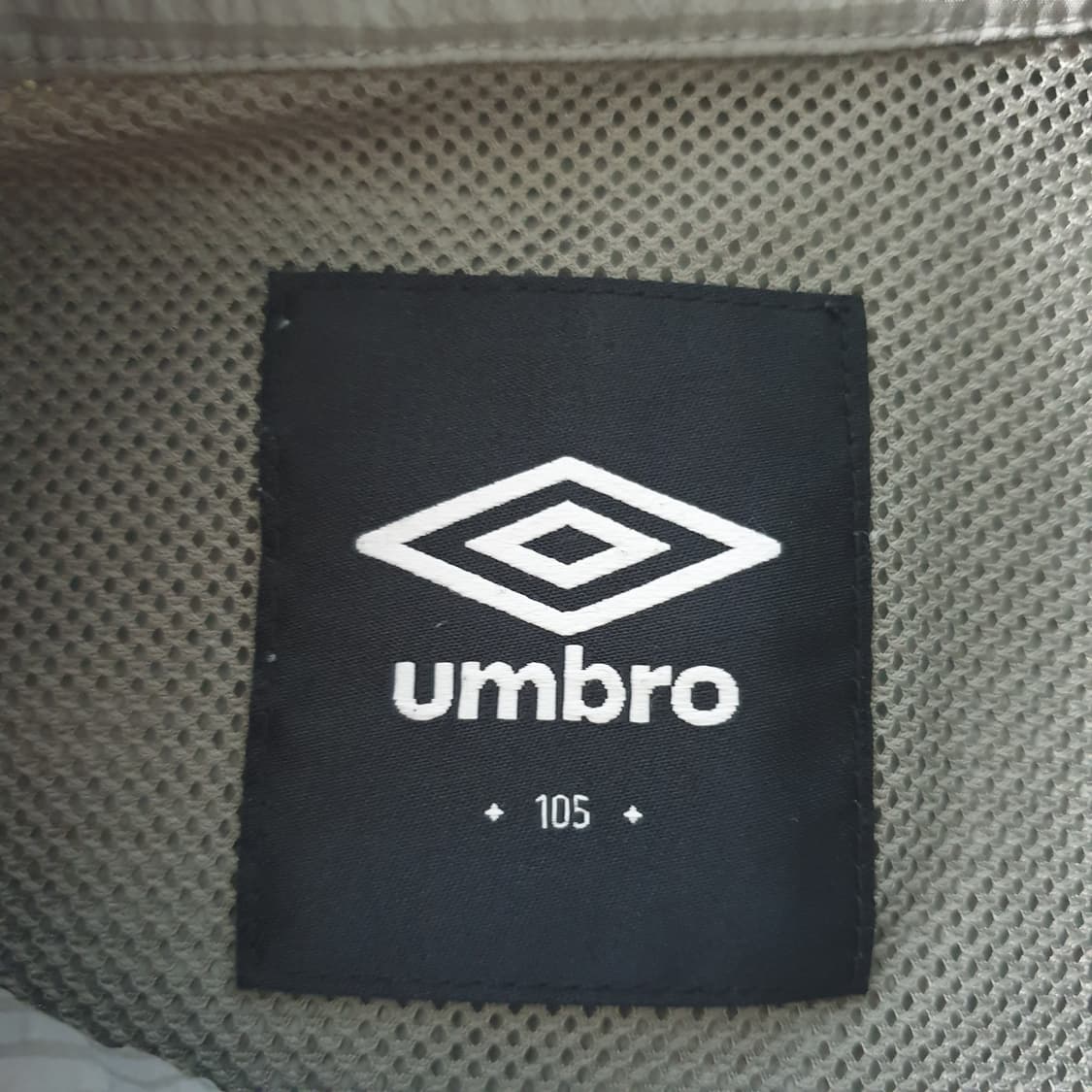 [무료배송] Umbro 트레이닝 상의 상품이미지2