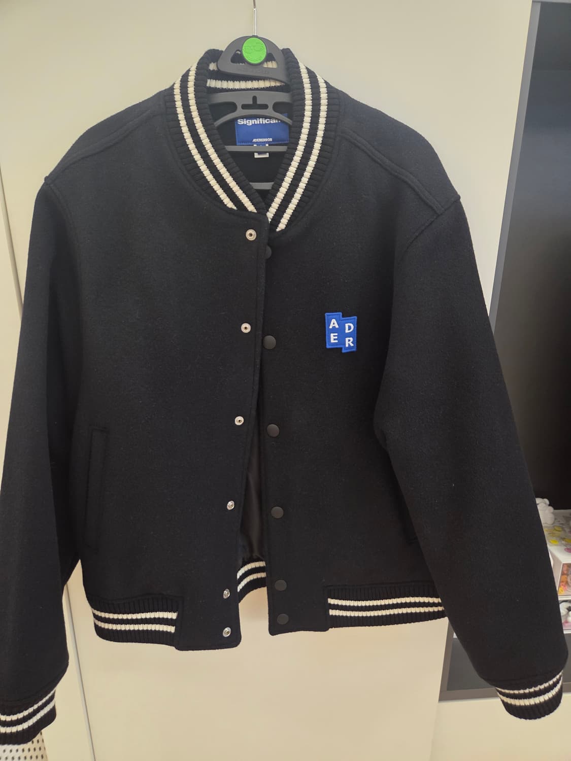 아더에러 시그니피컨트 TRS 태그 바시티 자켓 01 느와르 (L) 상품이미지1